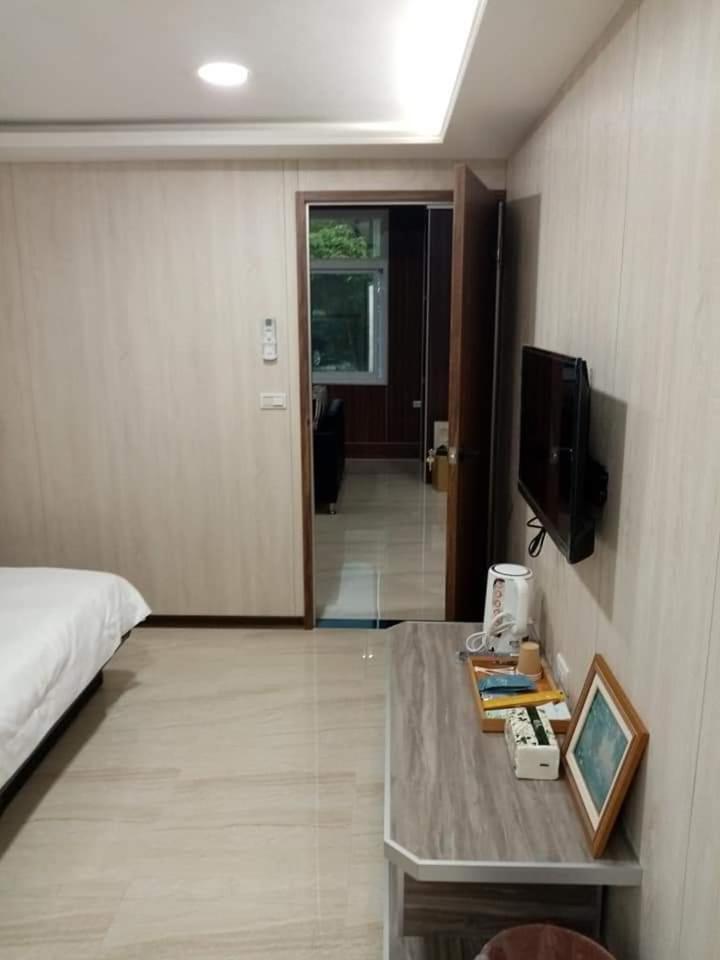 Three-Bedroom House photo 3
