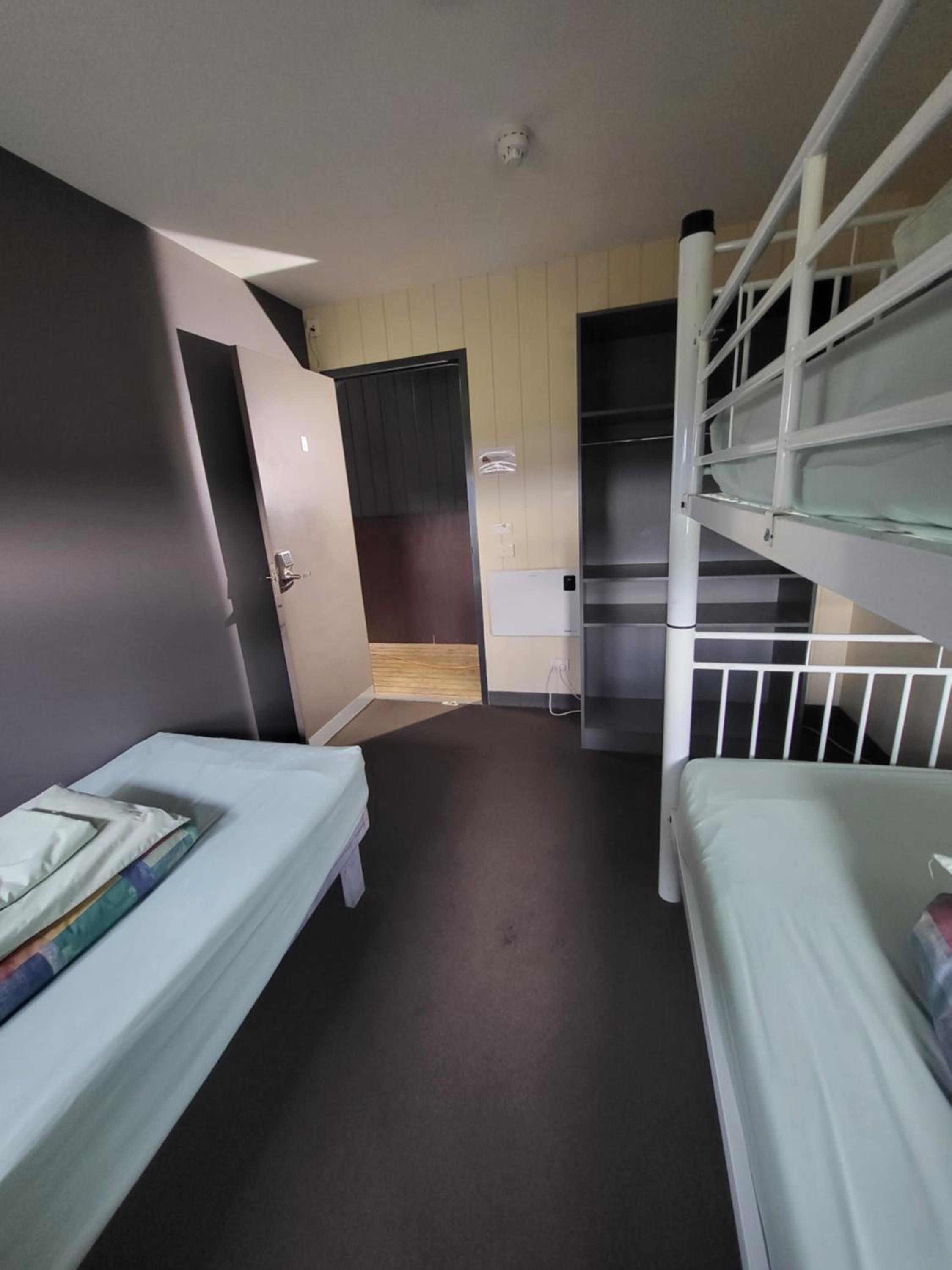 Basic Triple Room photo 1