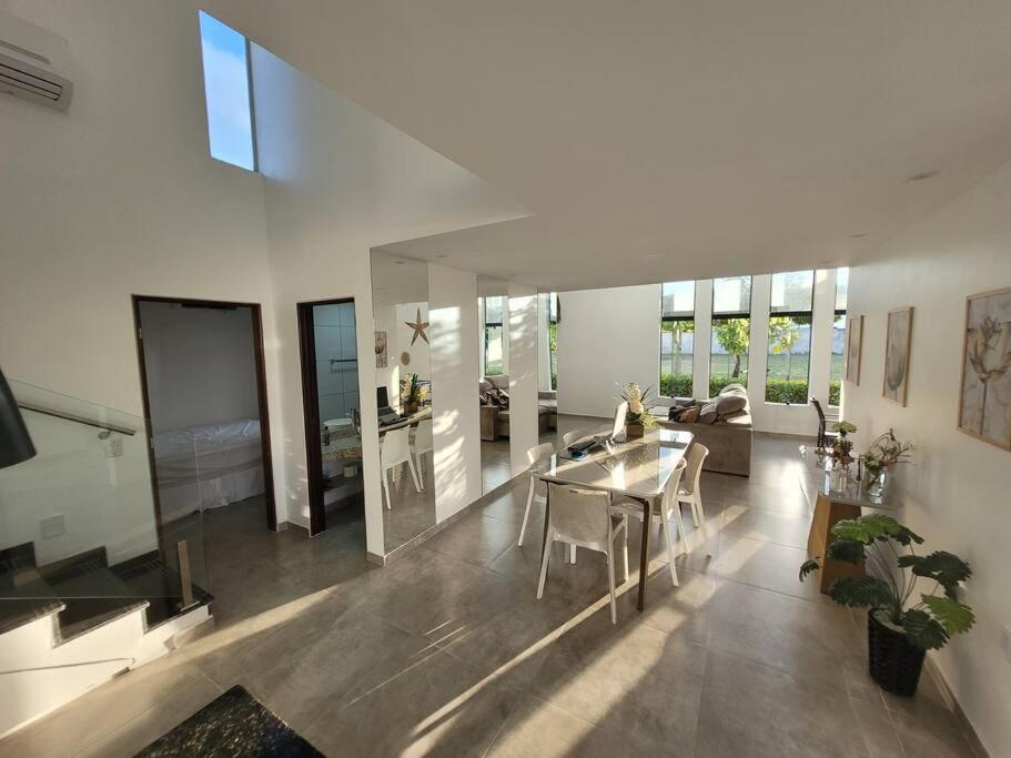 Five-Bedroom House photo 1