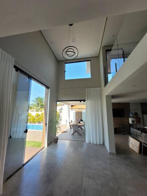 Five-Bedroom House photo 2