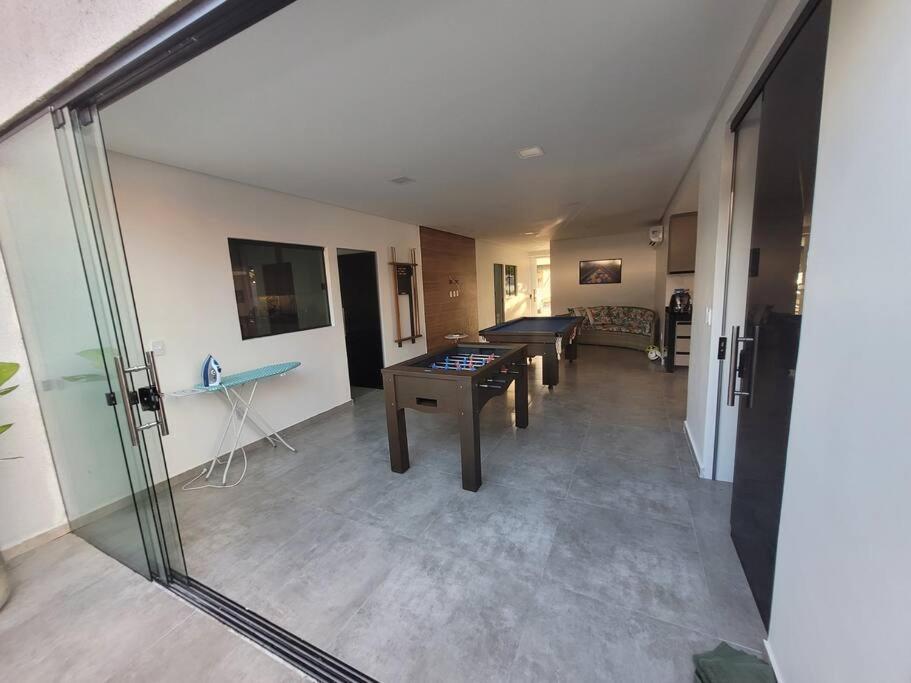 Five-Bedroom House photo 3
