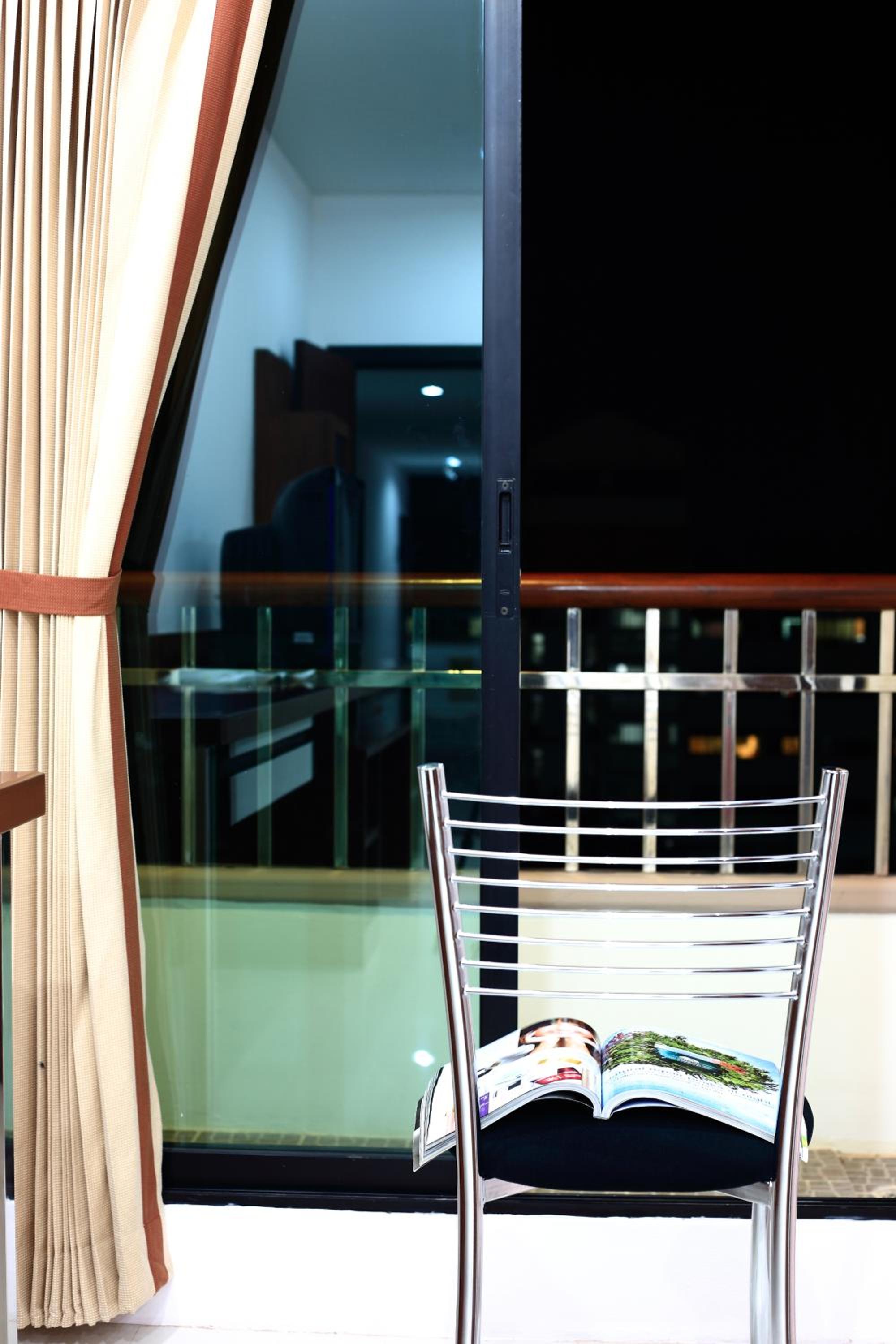 Twin Room - Photo 2