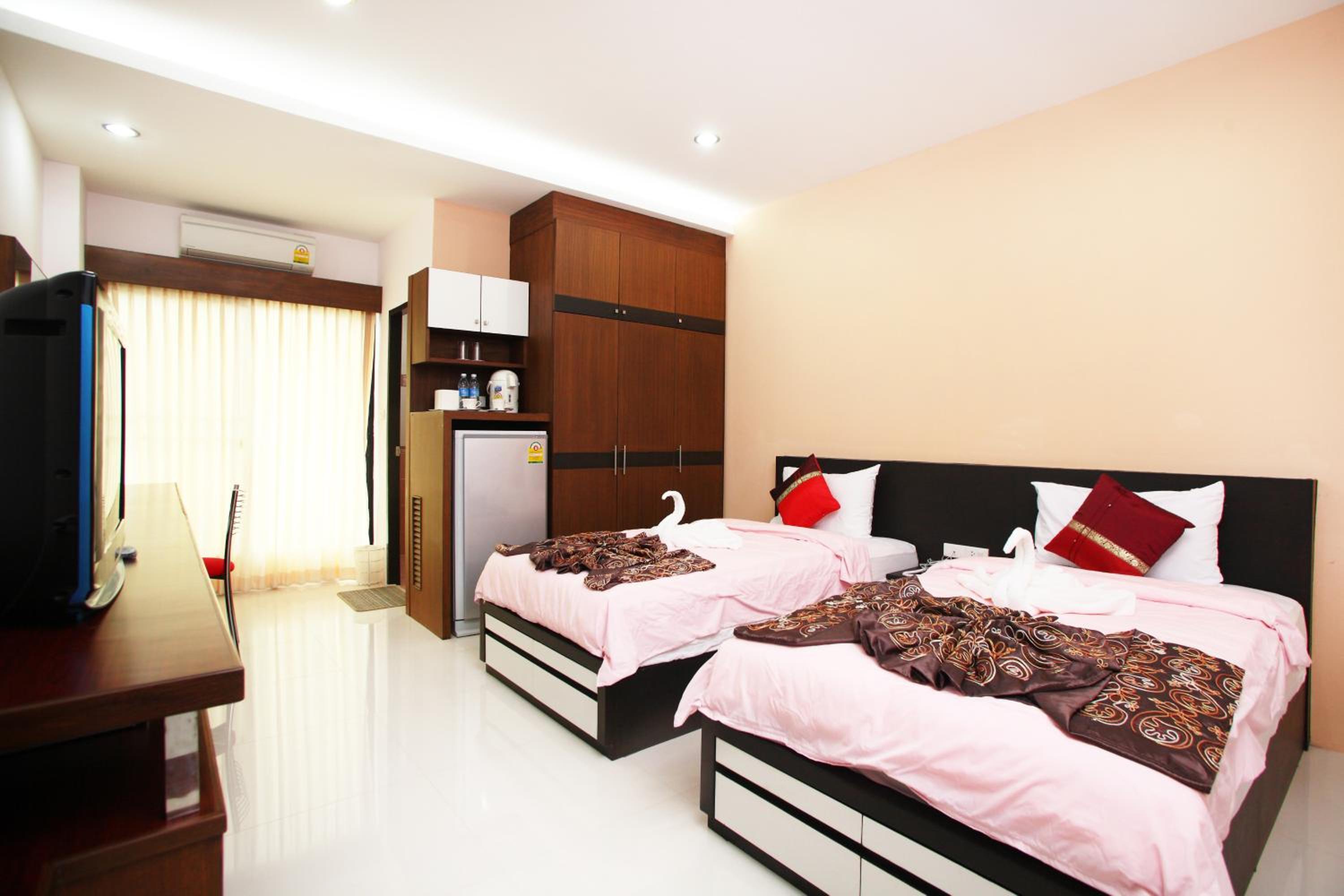 Twin Room - Photo 7