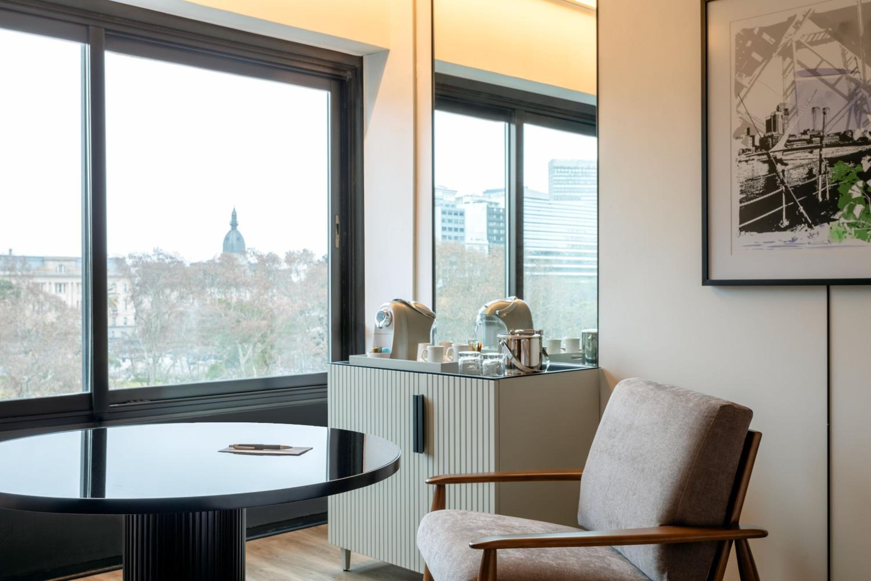 Single Room – Club Lounge Access/High Floor