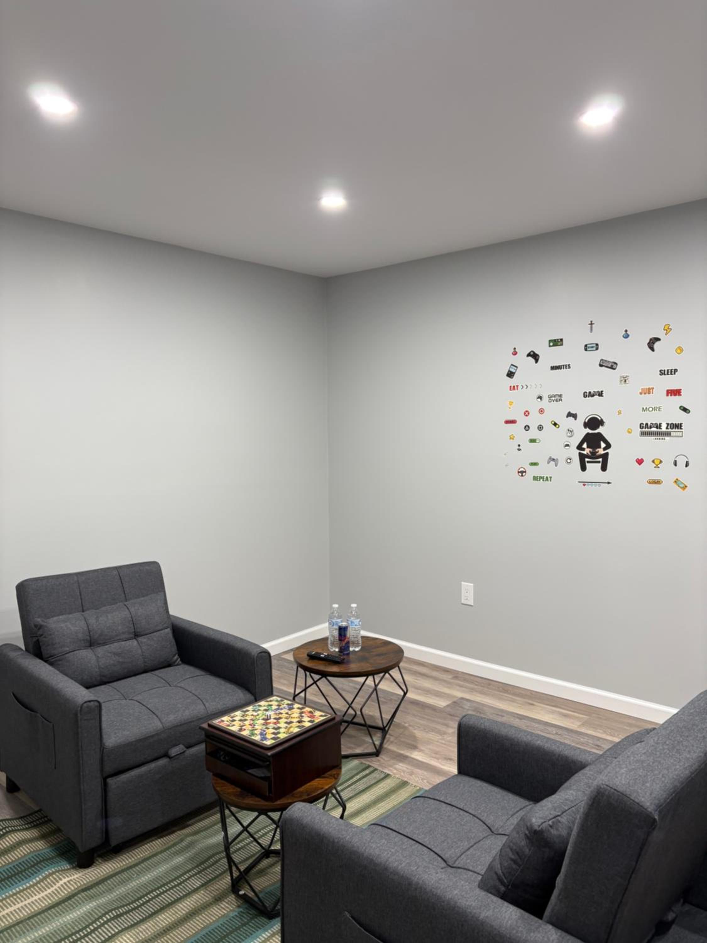 Three-Bedroom House photo 2