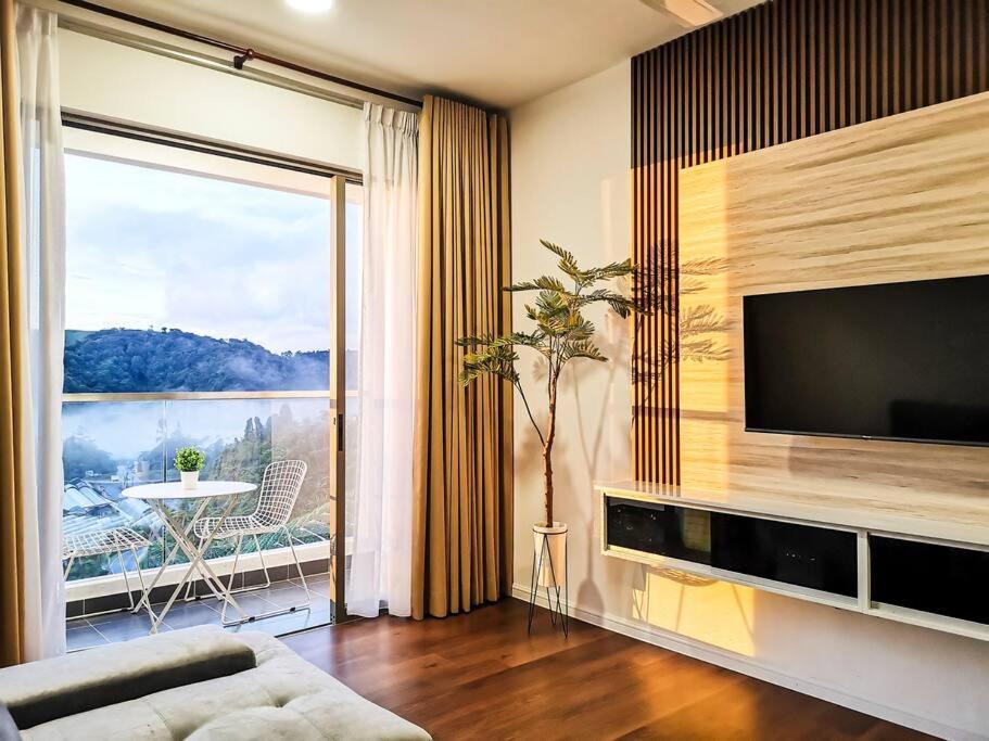 Three-Bedroom Apartment photo 1