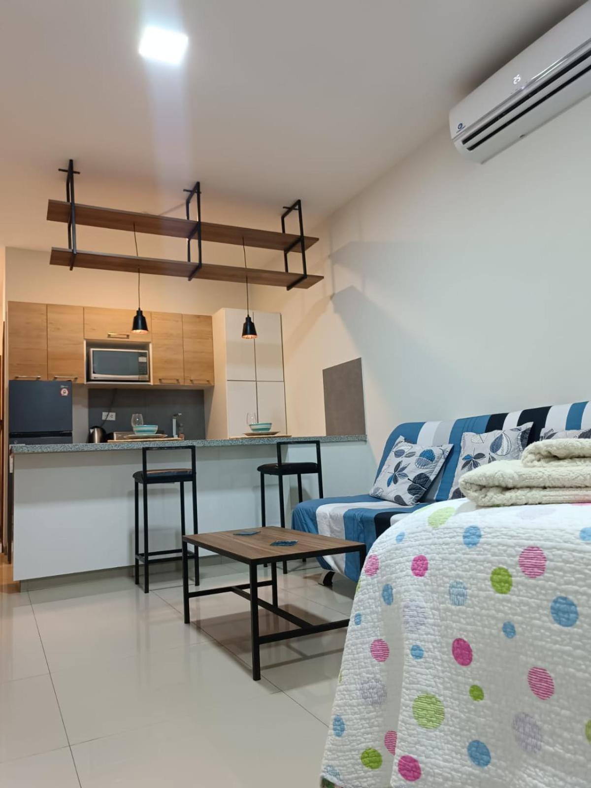 One-Bedroom Apartment photo 1