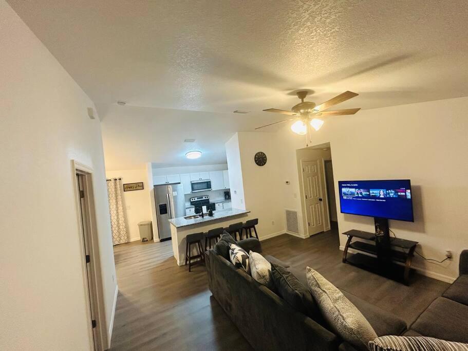 Three-Bedroom House photo 1