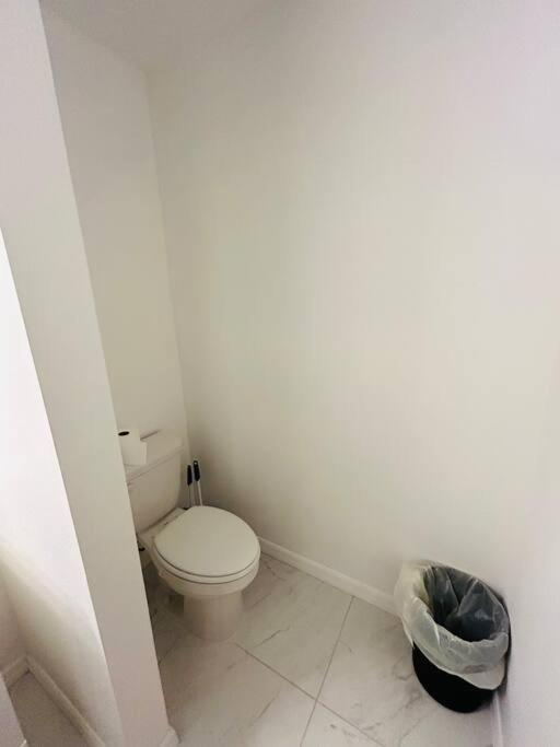 Three-Bedroom House photo 3