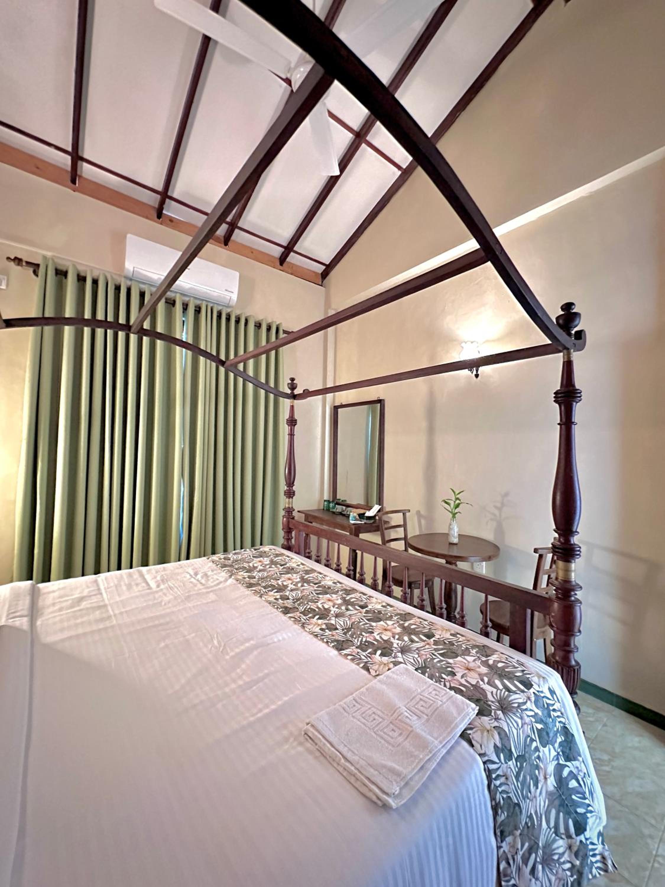 Standard Queen Room photo 3