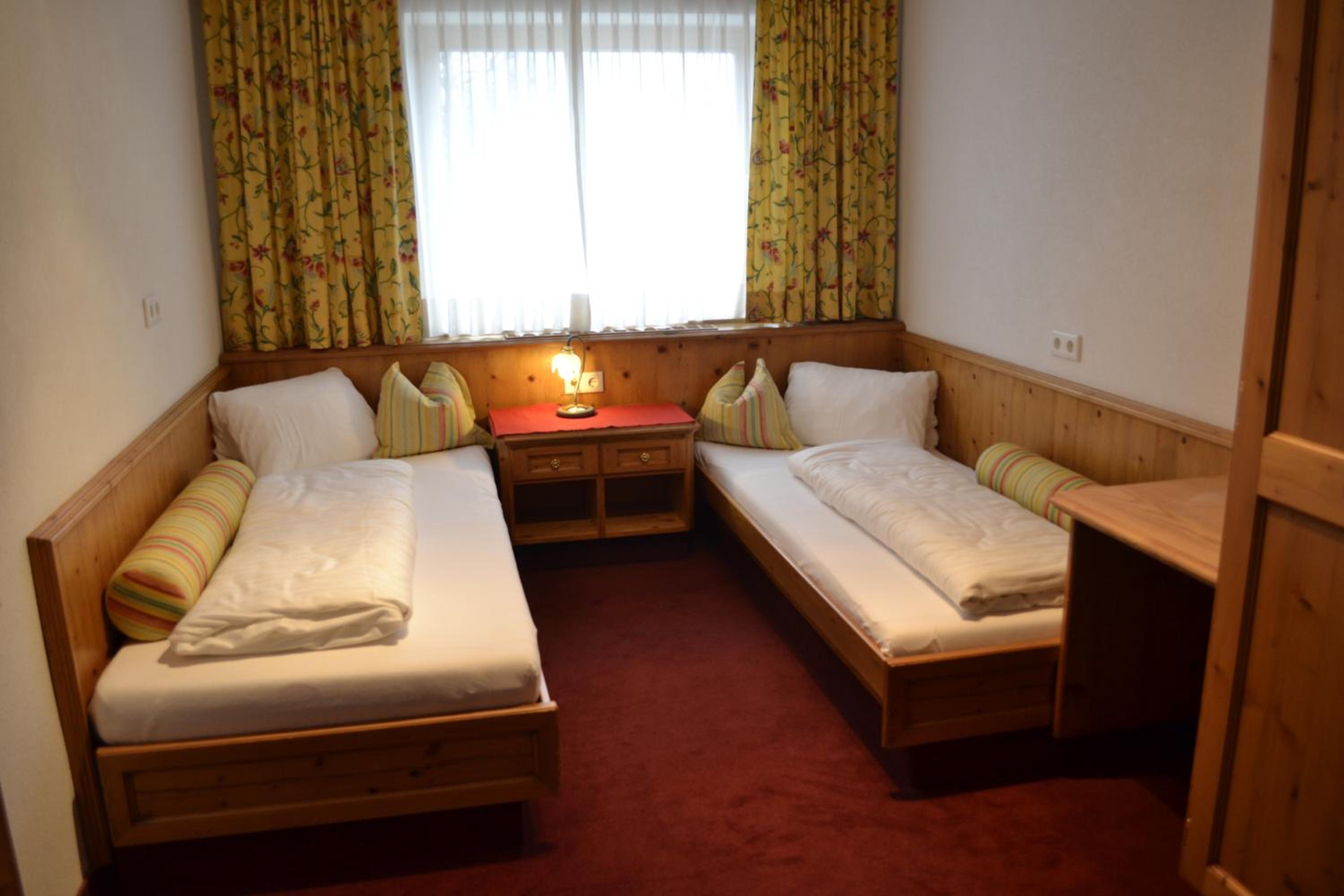 Deluxe Suite - Photo 9