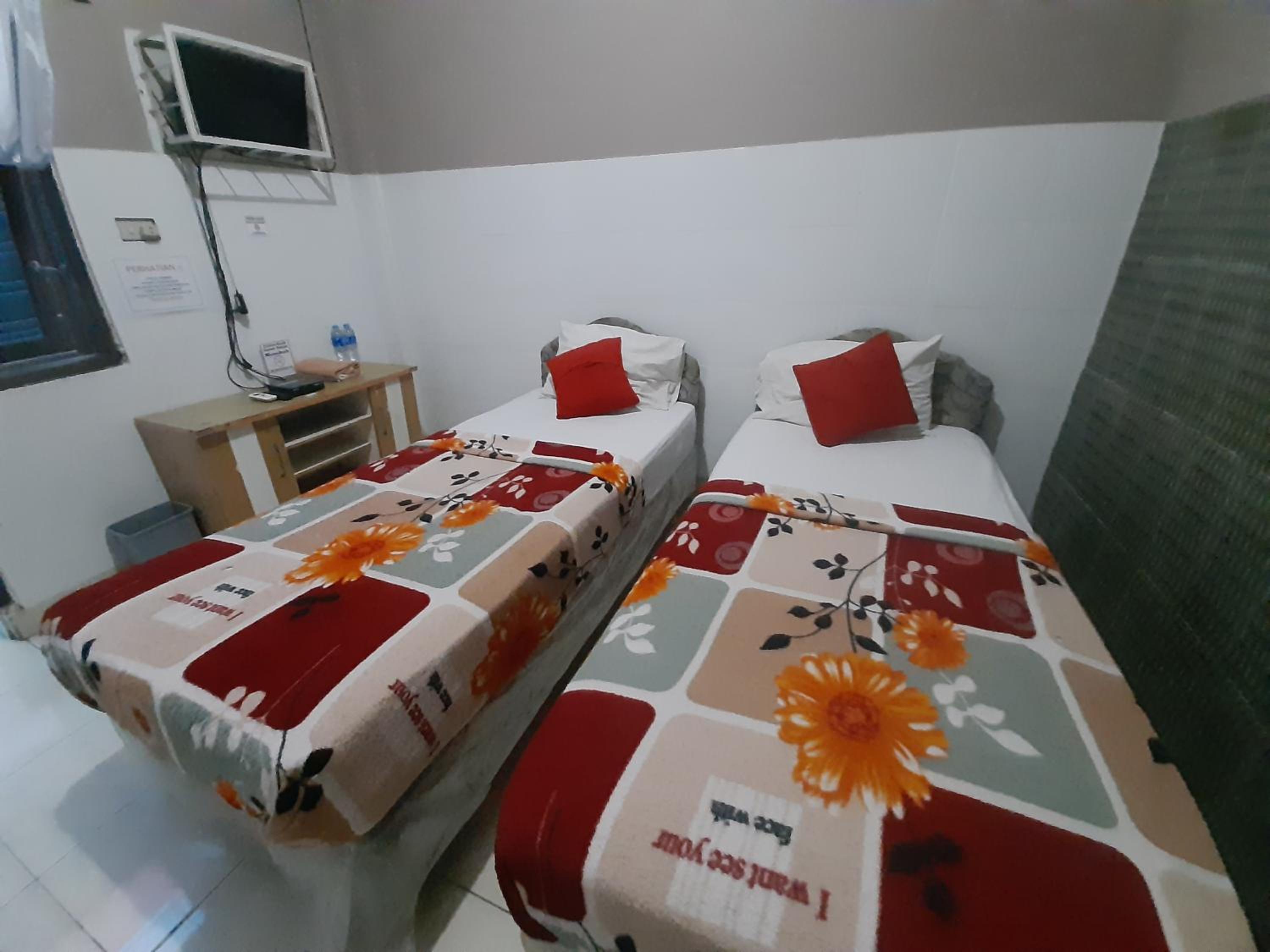 Standard Twin Room photo 2