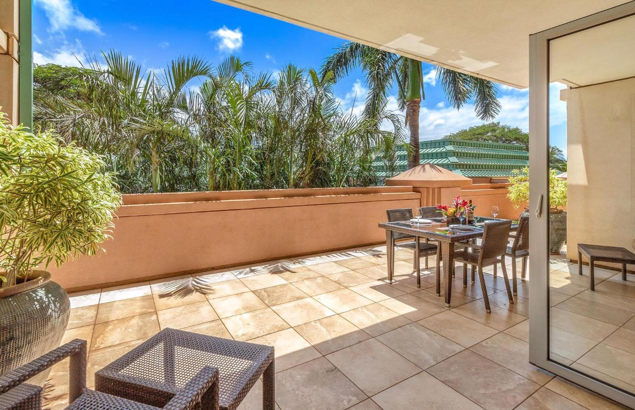 One-Bedroom Superior Suite with Mountain View
