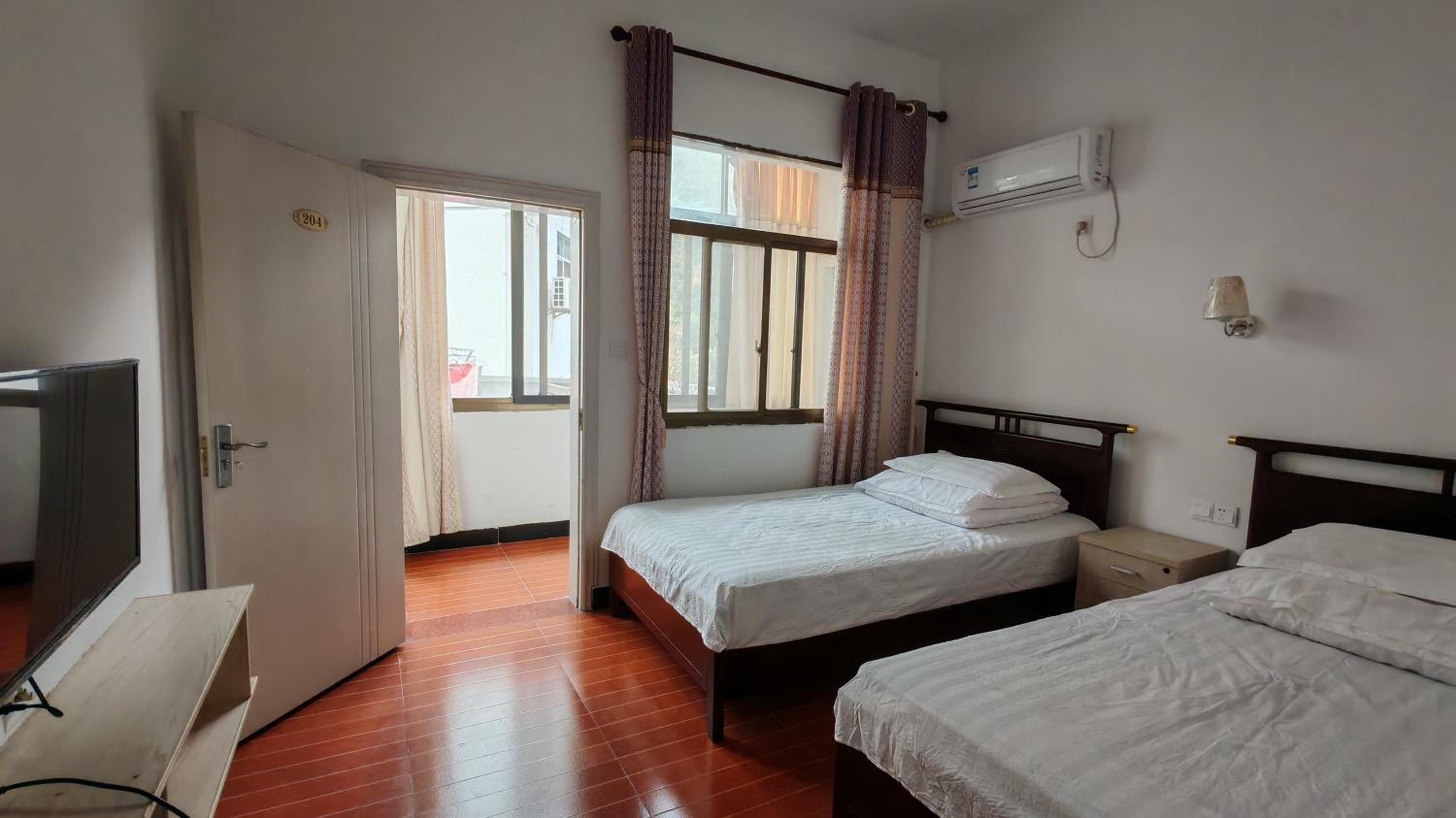 Economy Double Room photo 3