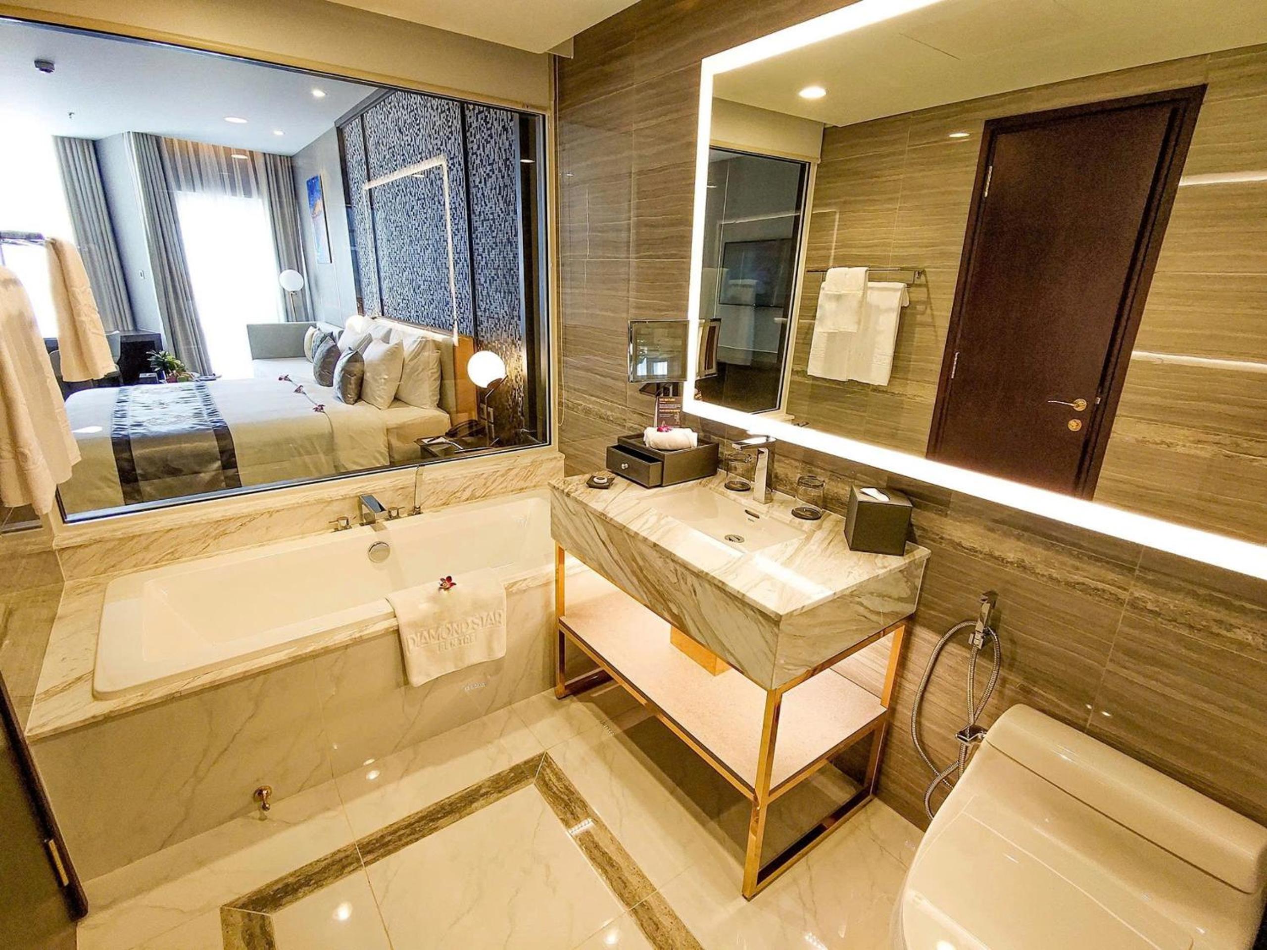Superior King Room - Photo 2