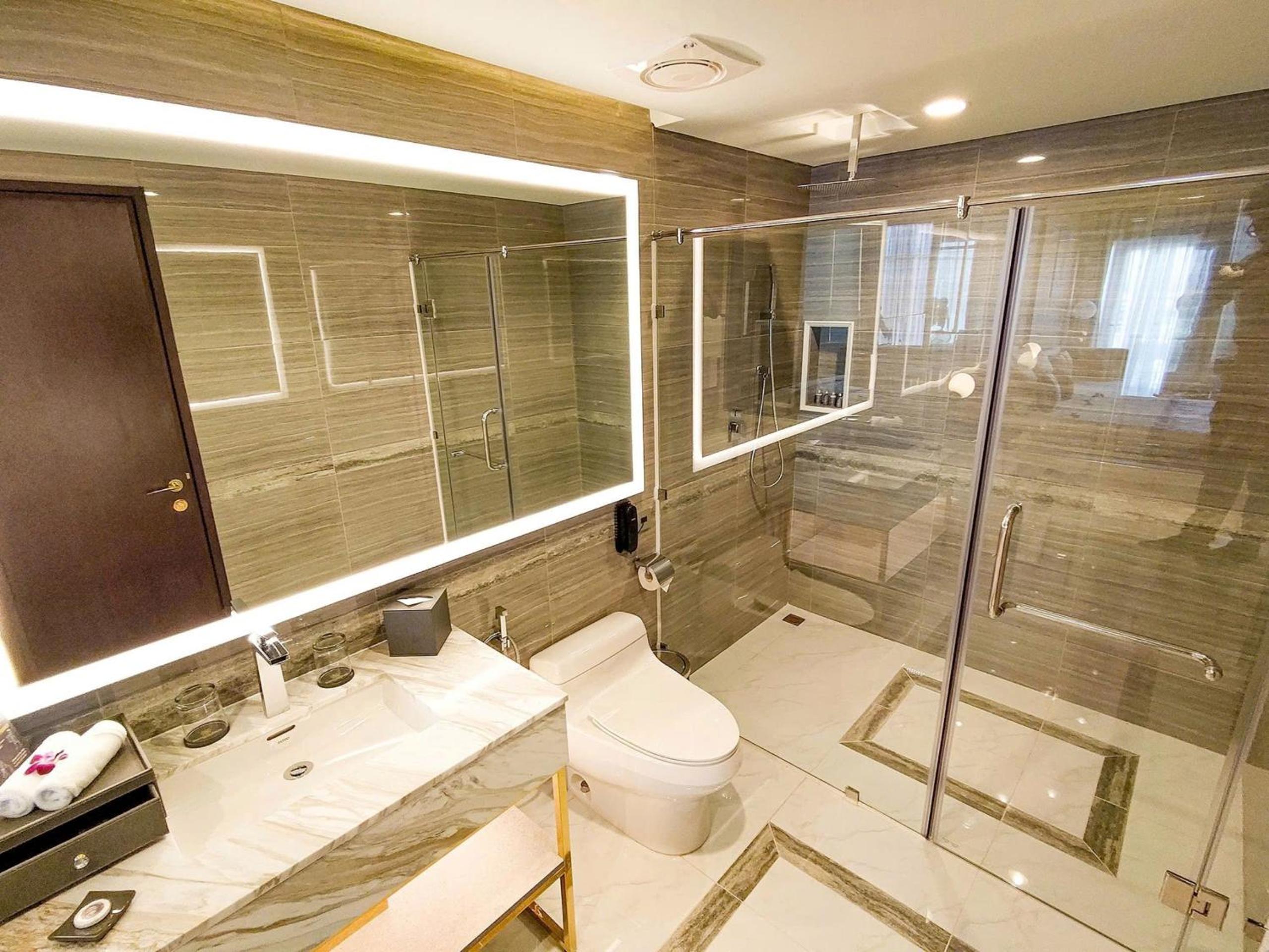 Superior King Room - Photo 3