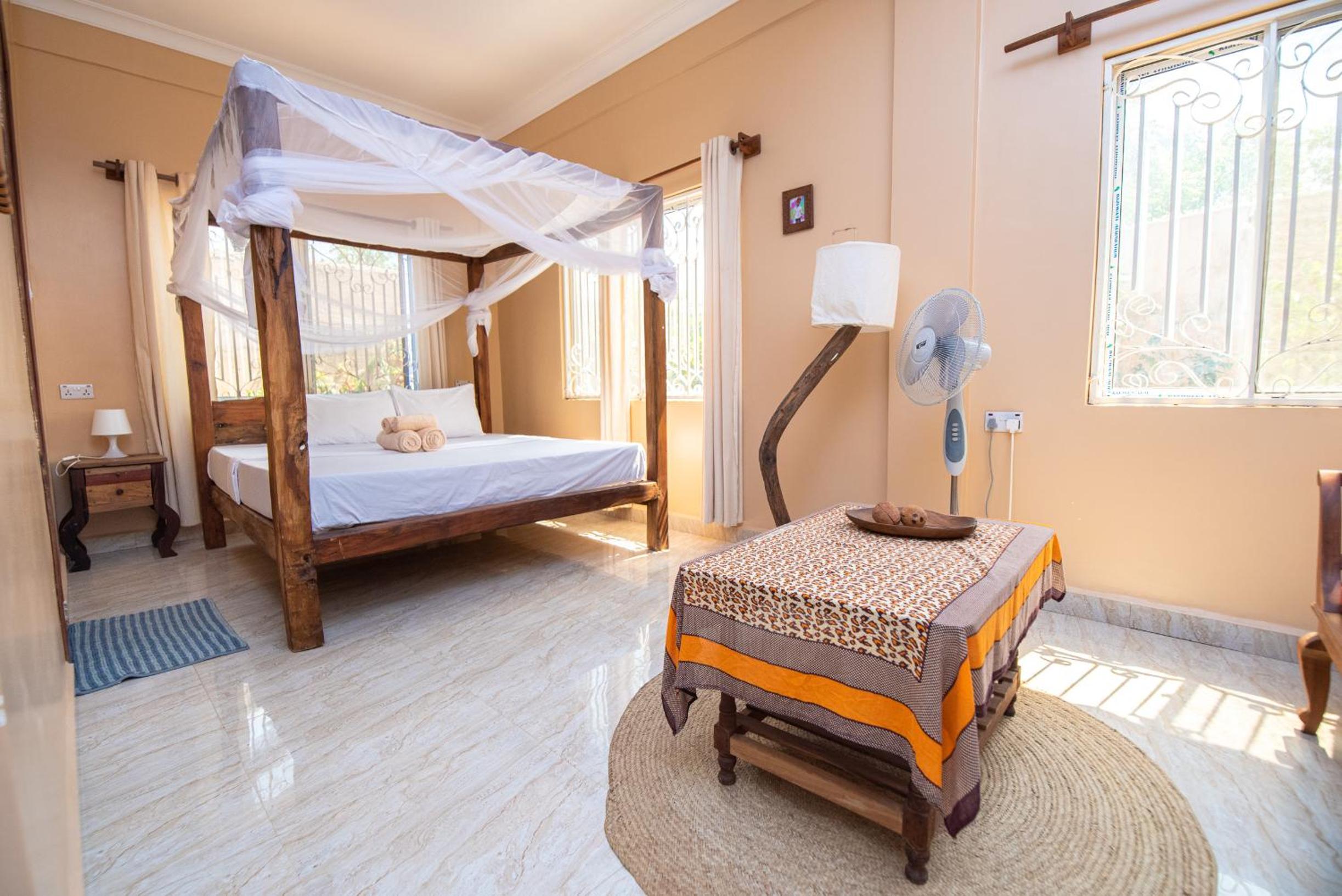 Large Double Room photo 1
