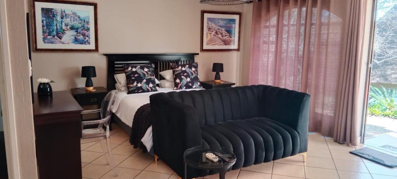 Standard Suite photo 2