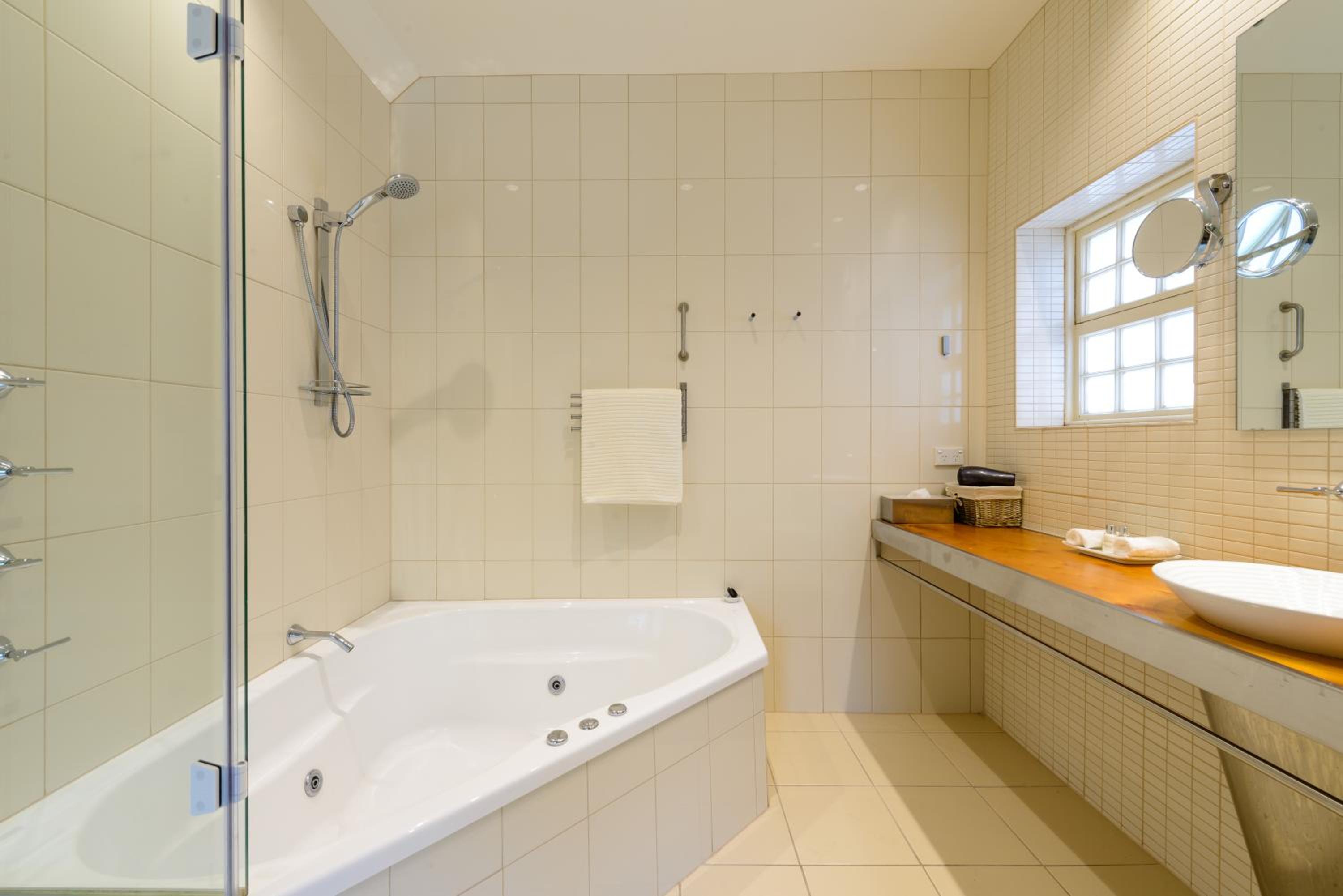 King Suite Terrace with Spa Bath photo 2