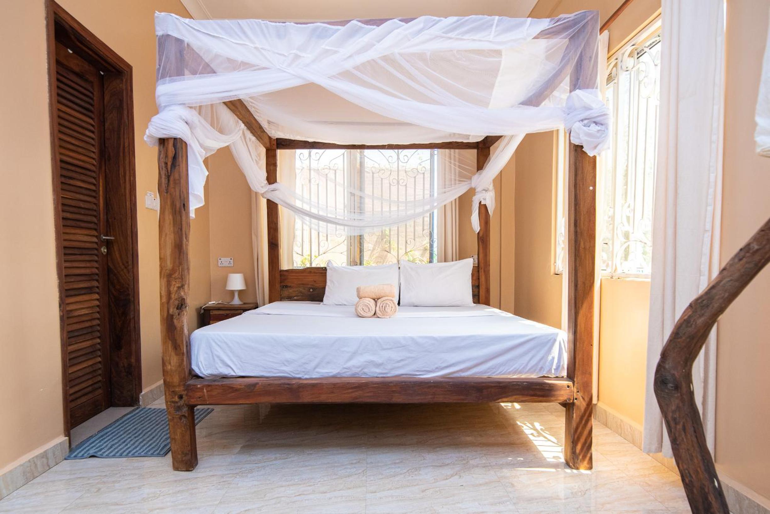 Large Double Room photo 2