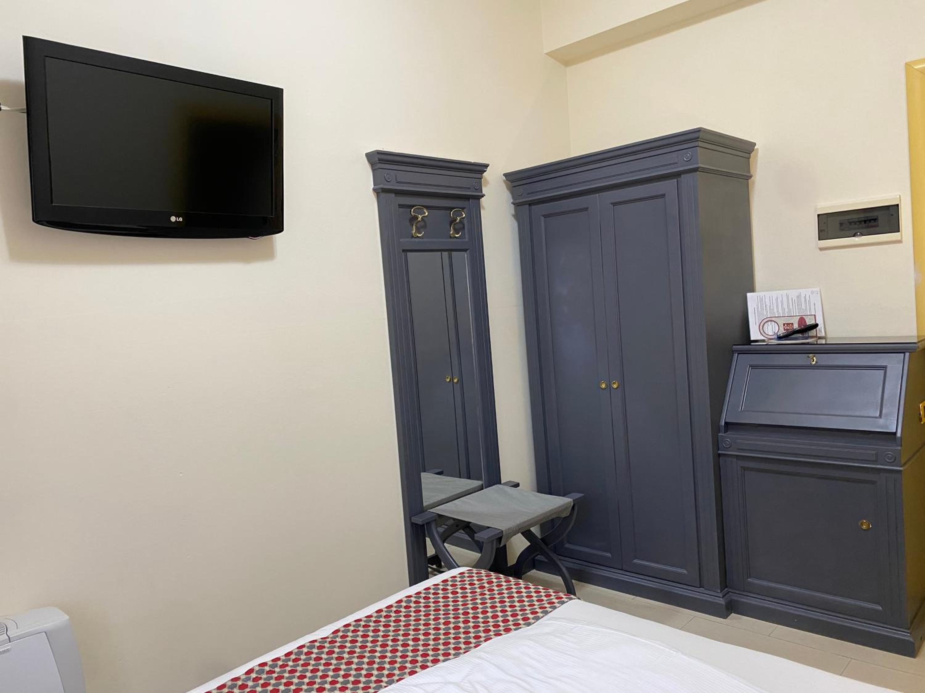Standard Double Room photo 2