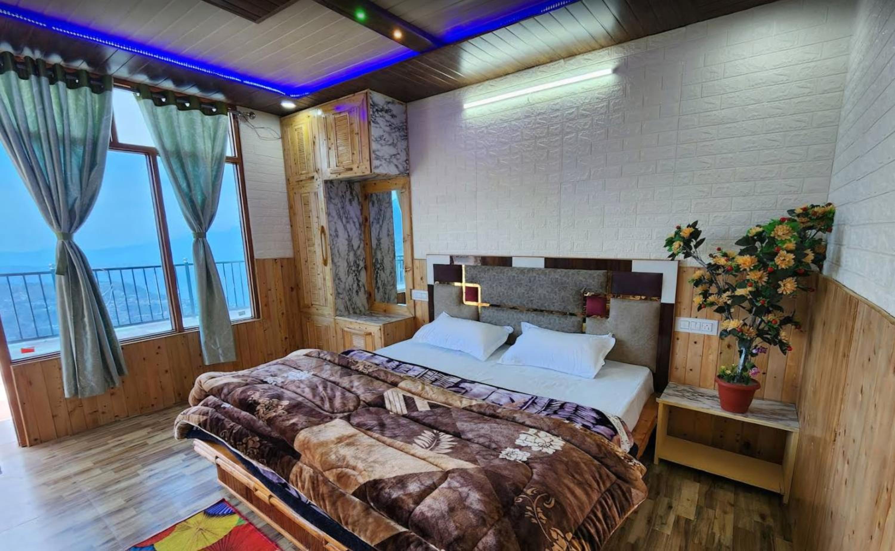 Deluxe Single Room with Balcony photo 1