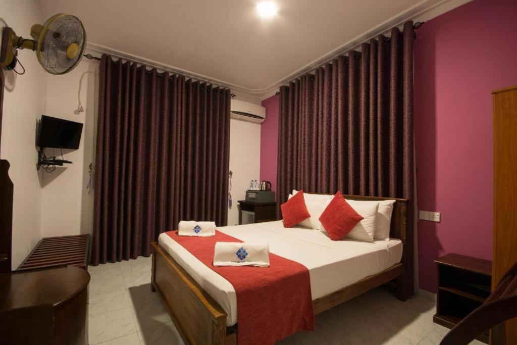 Double Room With Balcony - Photo 2