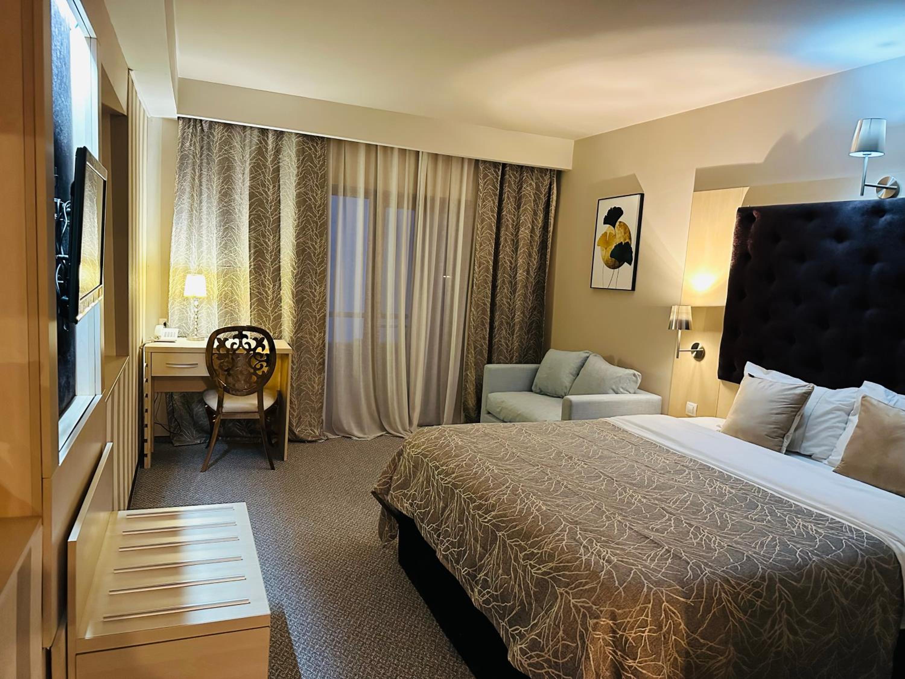 Deluxe Double Room photo 2