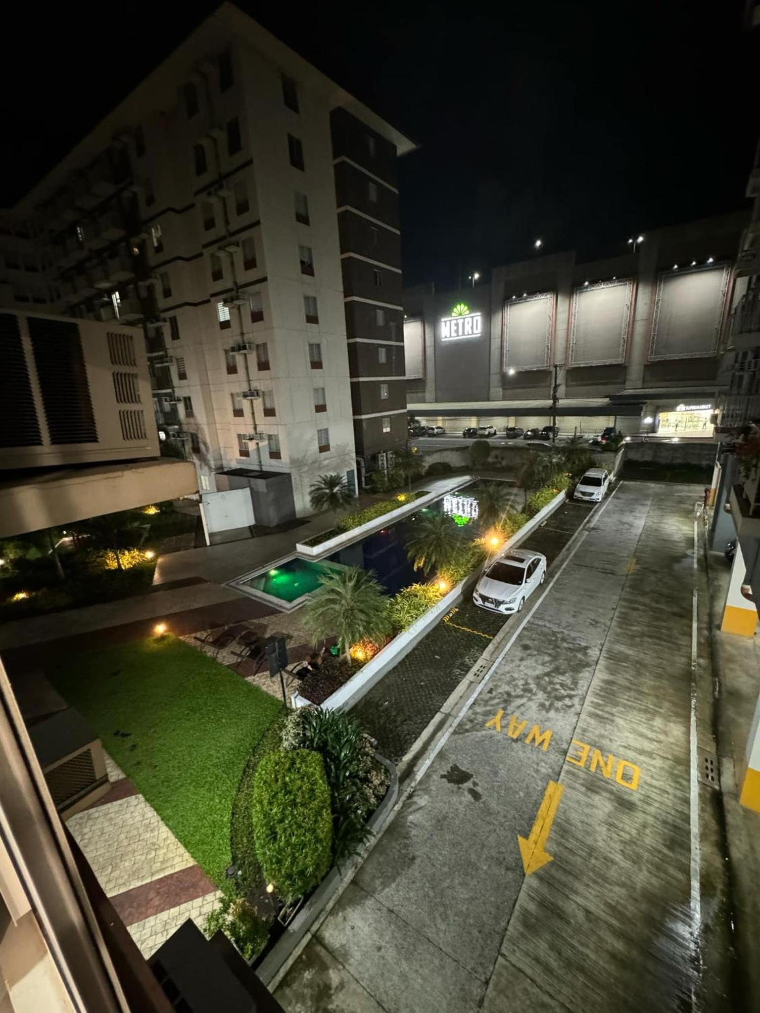 Family Room with Private Bathroom photo 2