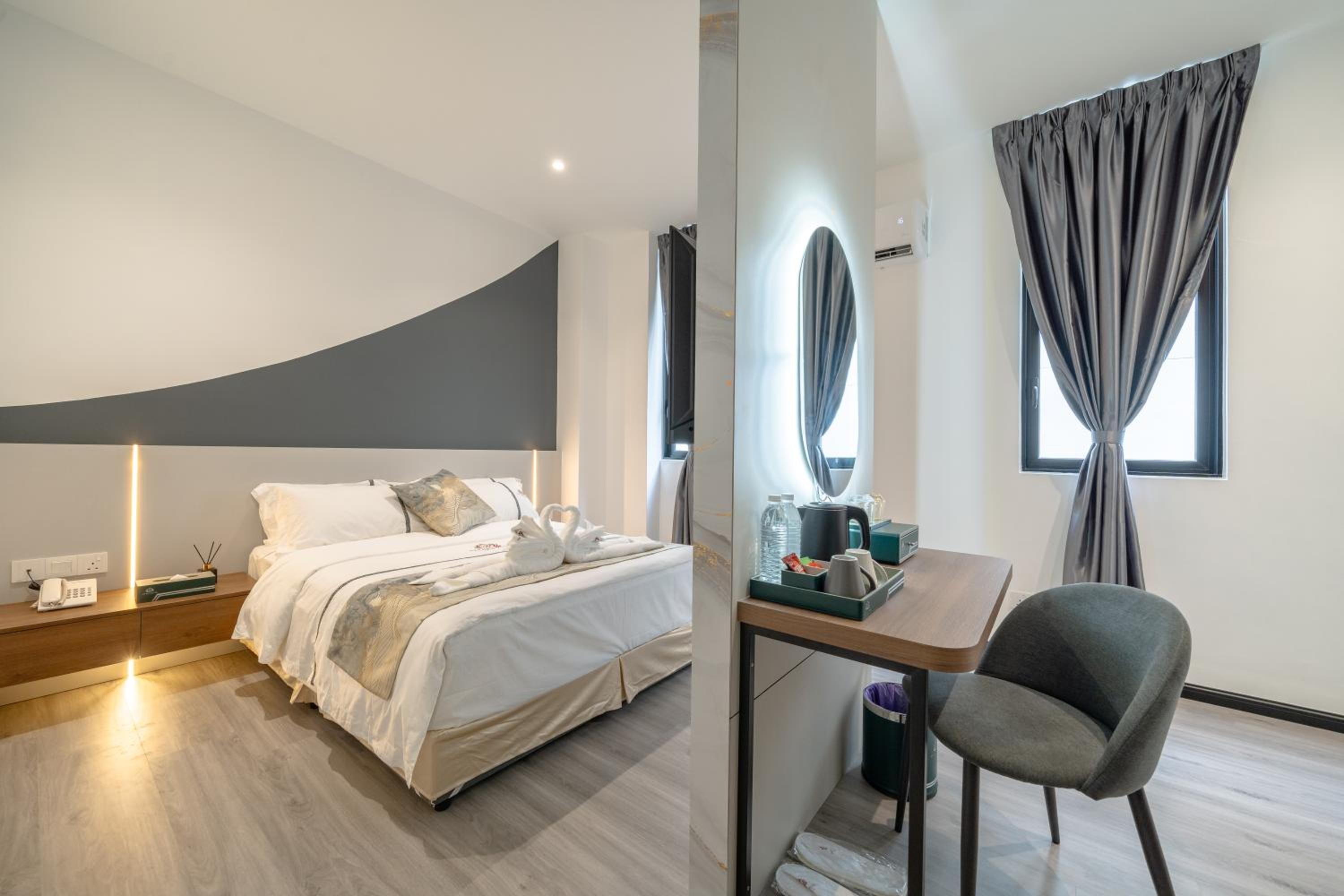 Deluxe Room - Photo 2