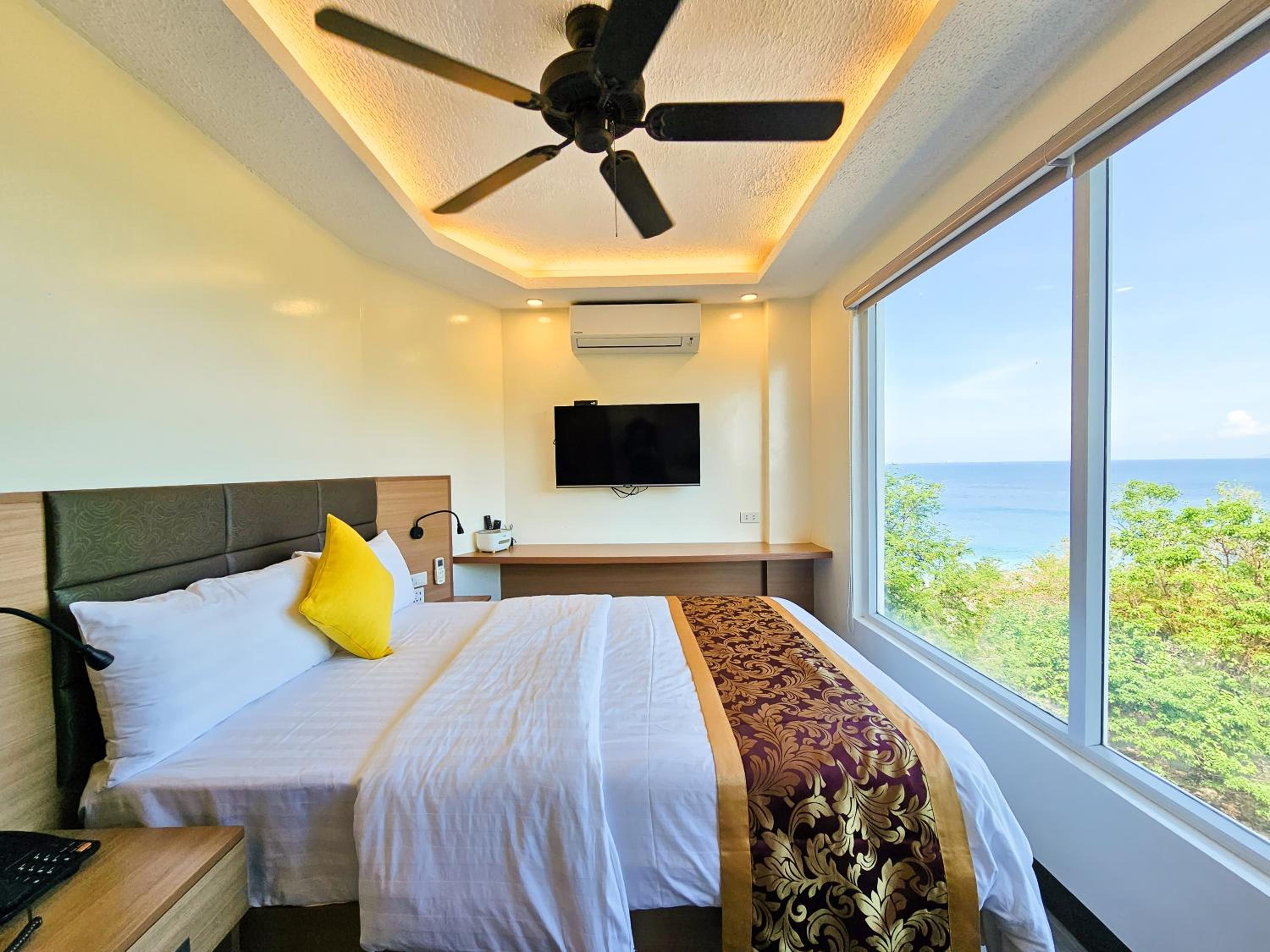 Deluxe Double Room with Sea View