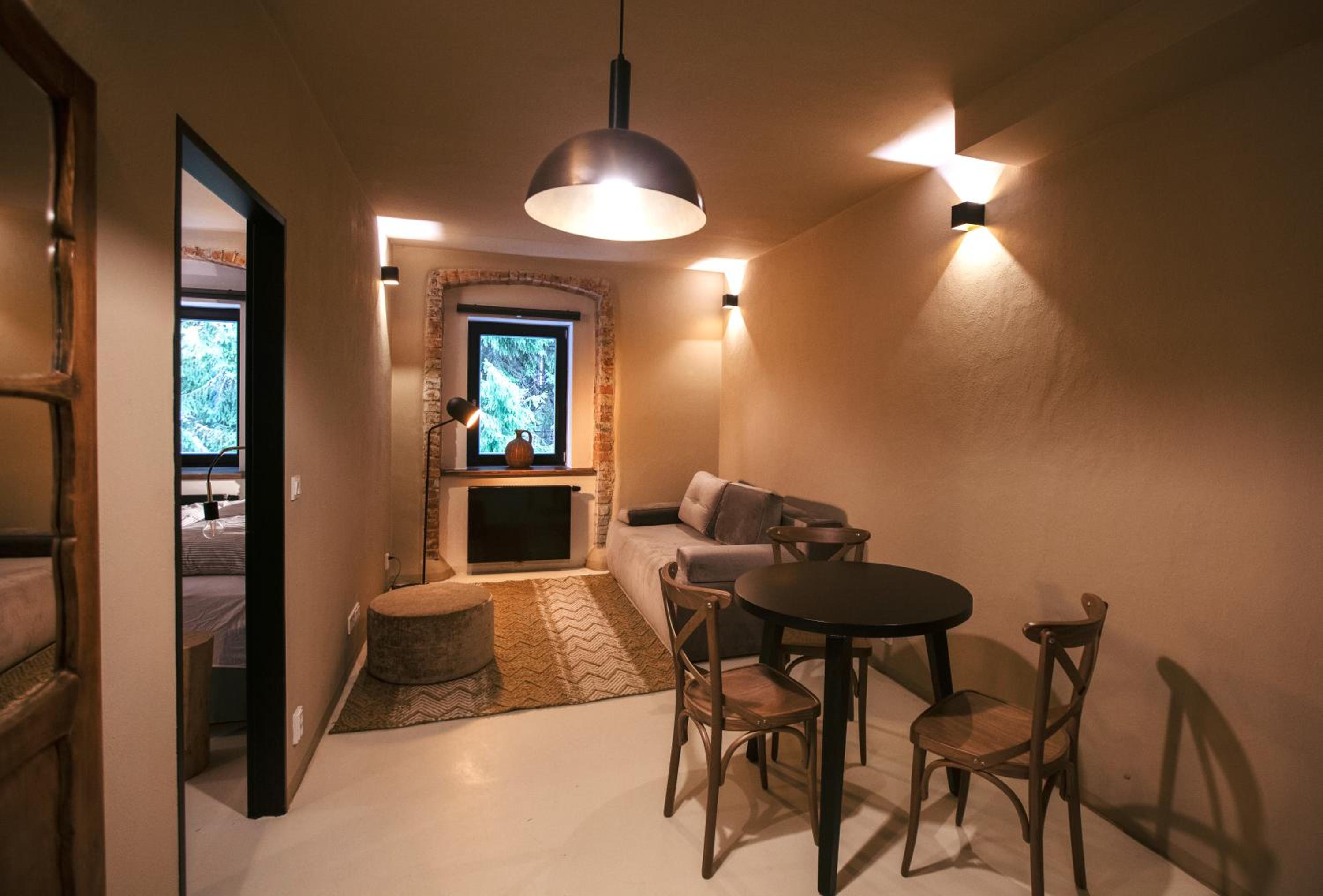 Deluxe Two-Bedroom Apartment with Garden View photo 2