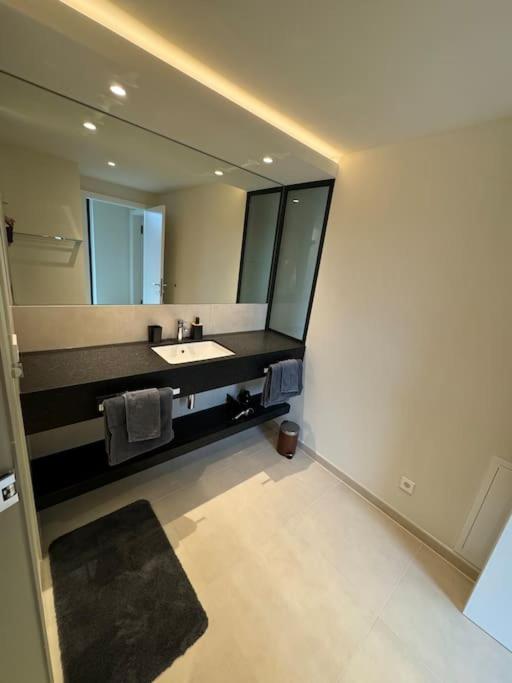 One-Bedroom Apartment photo 3
