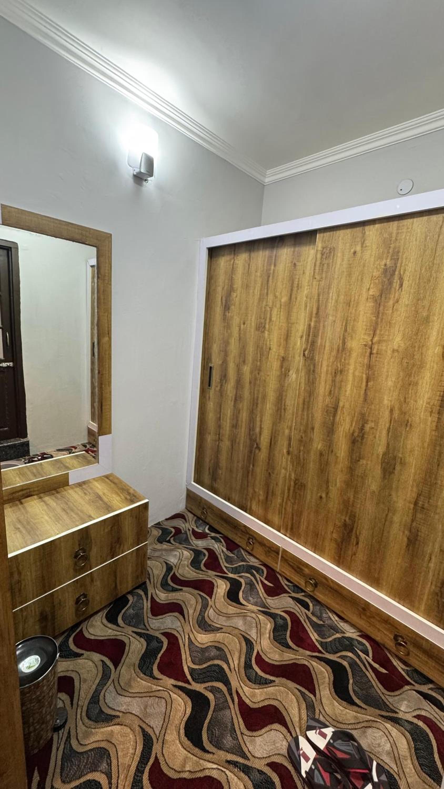 Deluxe King Room - Photo 3