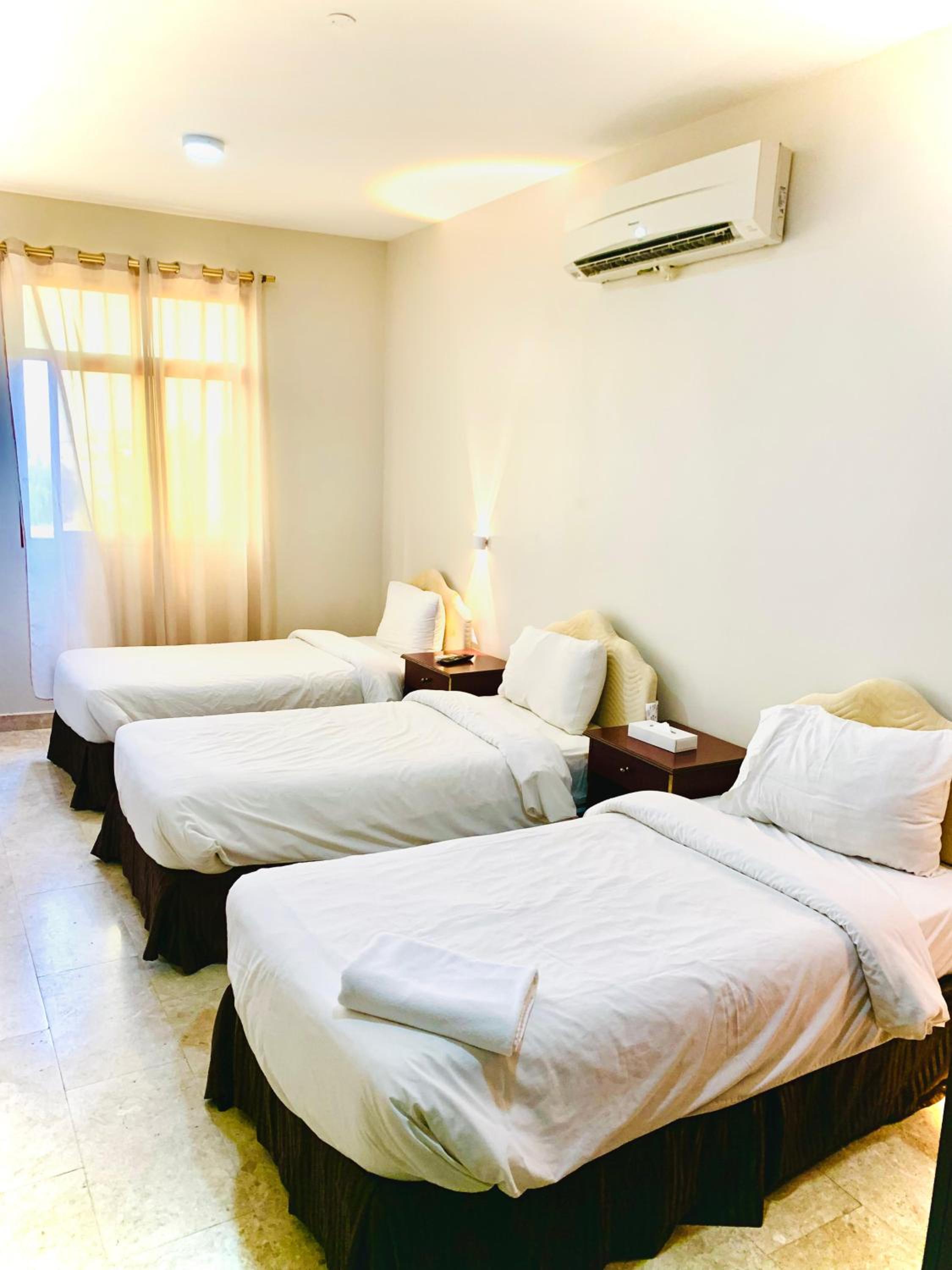 Economy Triple Room with Shared Bathroom photo 1