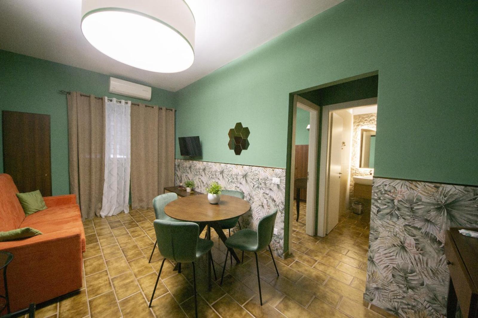 One-Bedroom Apartment