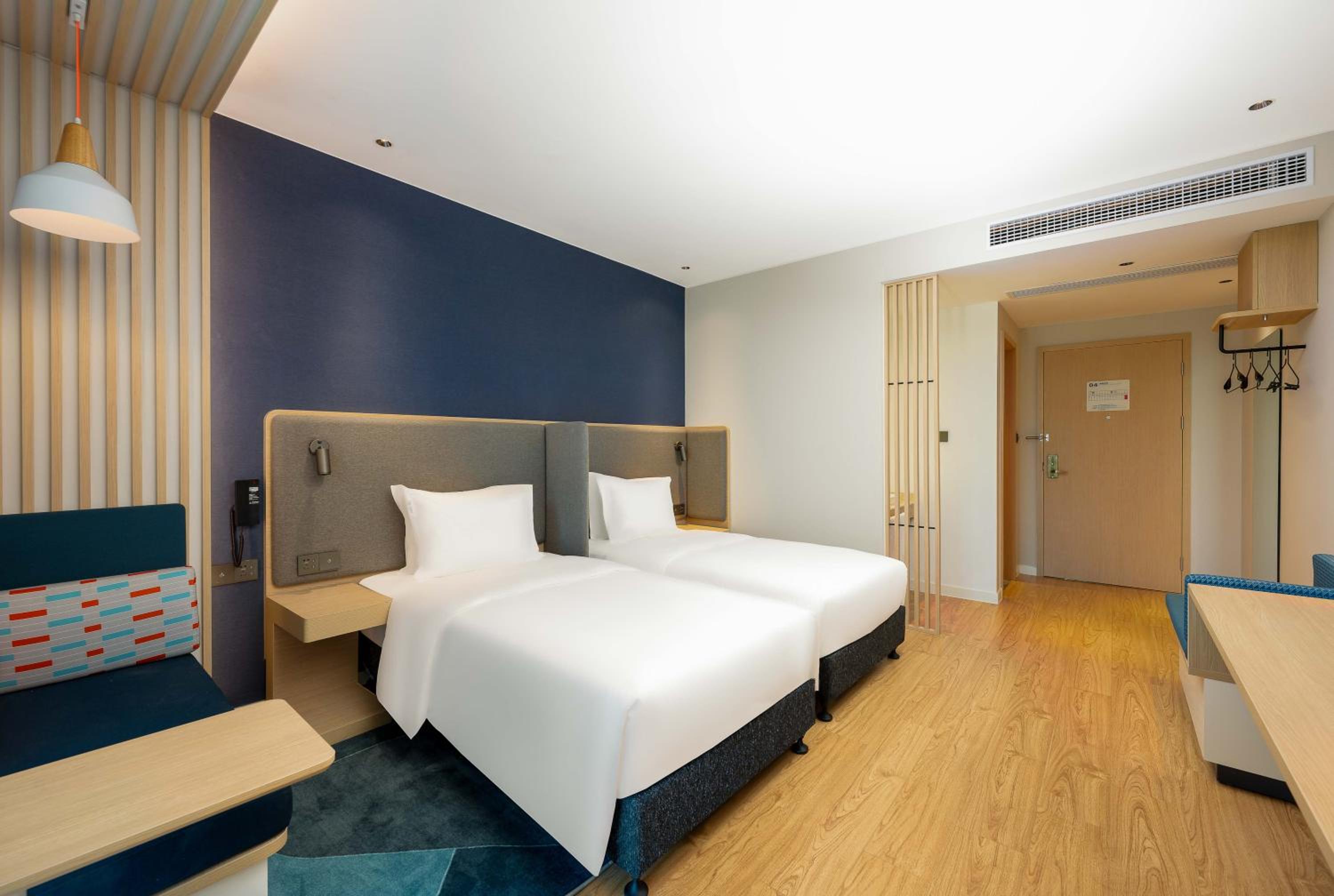 Standard Double Room with Two Double Beds photo 1