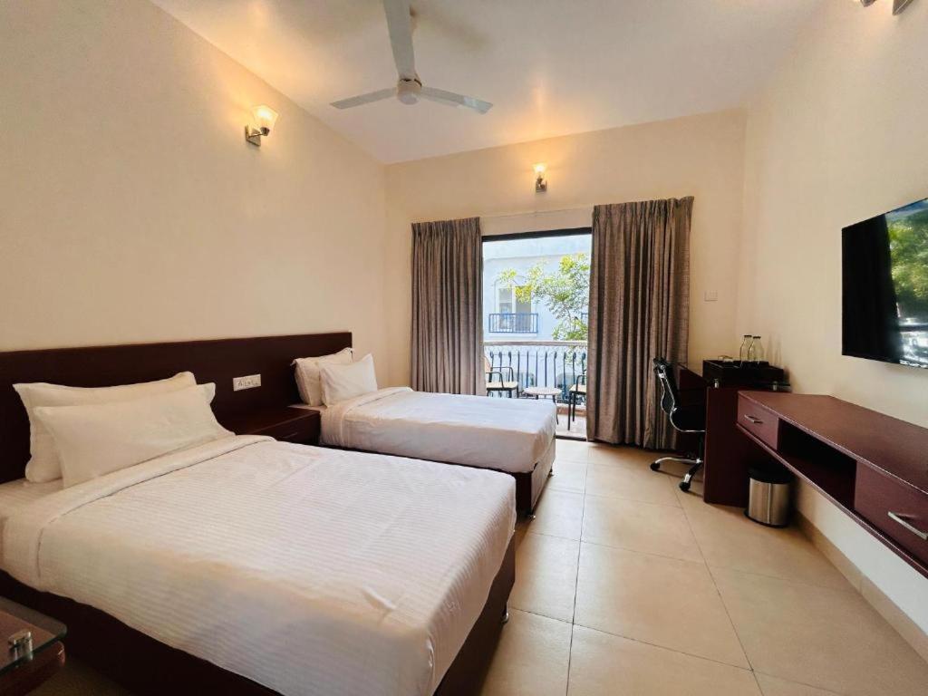 Deluxe Twin Room photo 3
