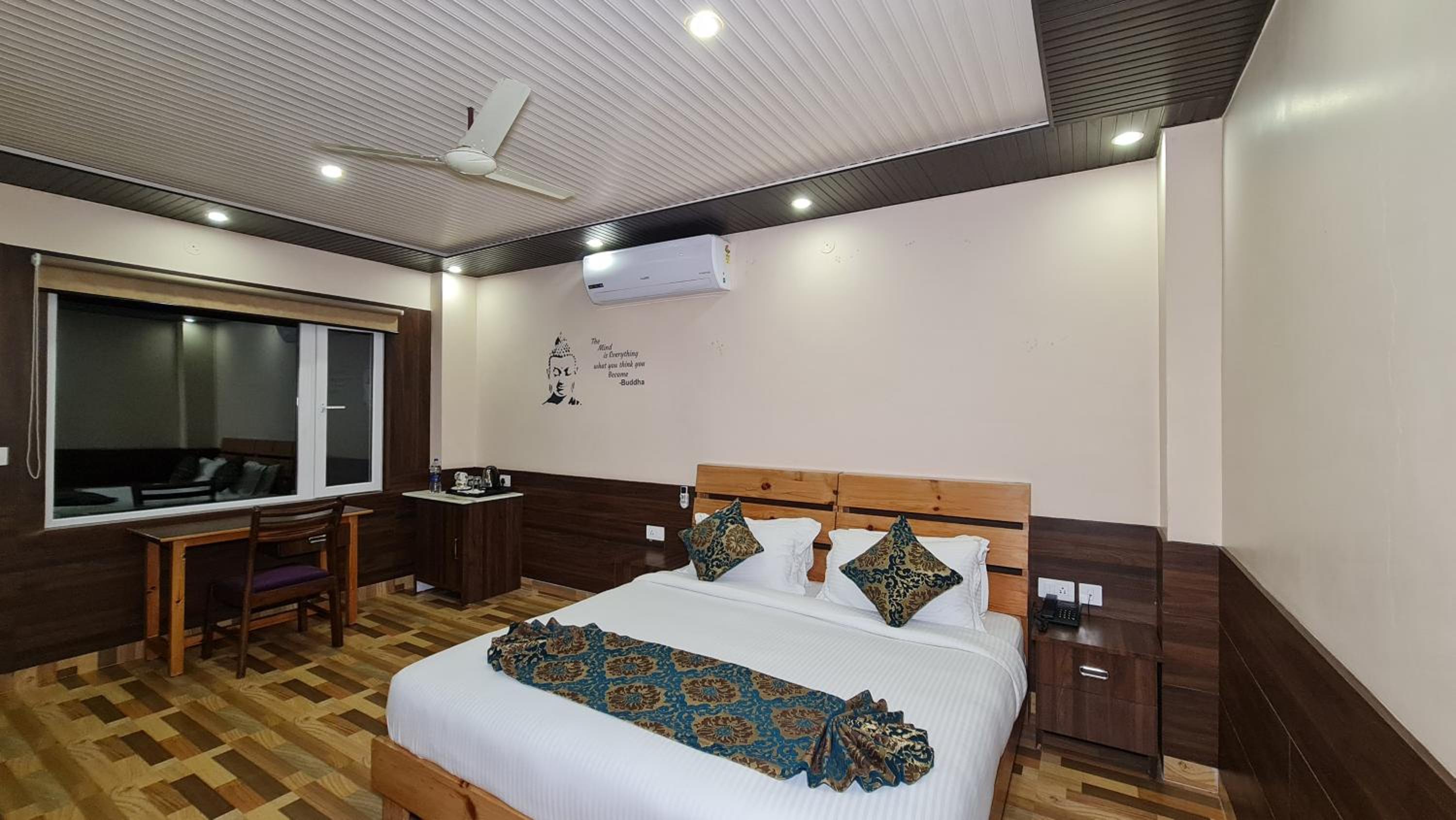 King Room with Mountain View - Photo 1