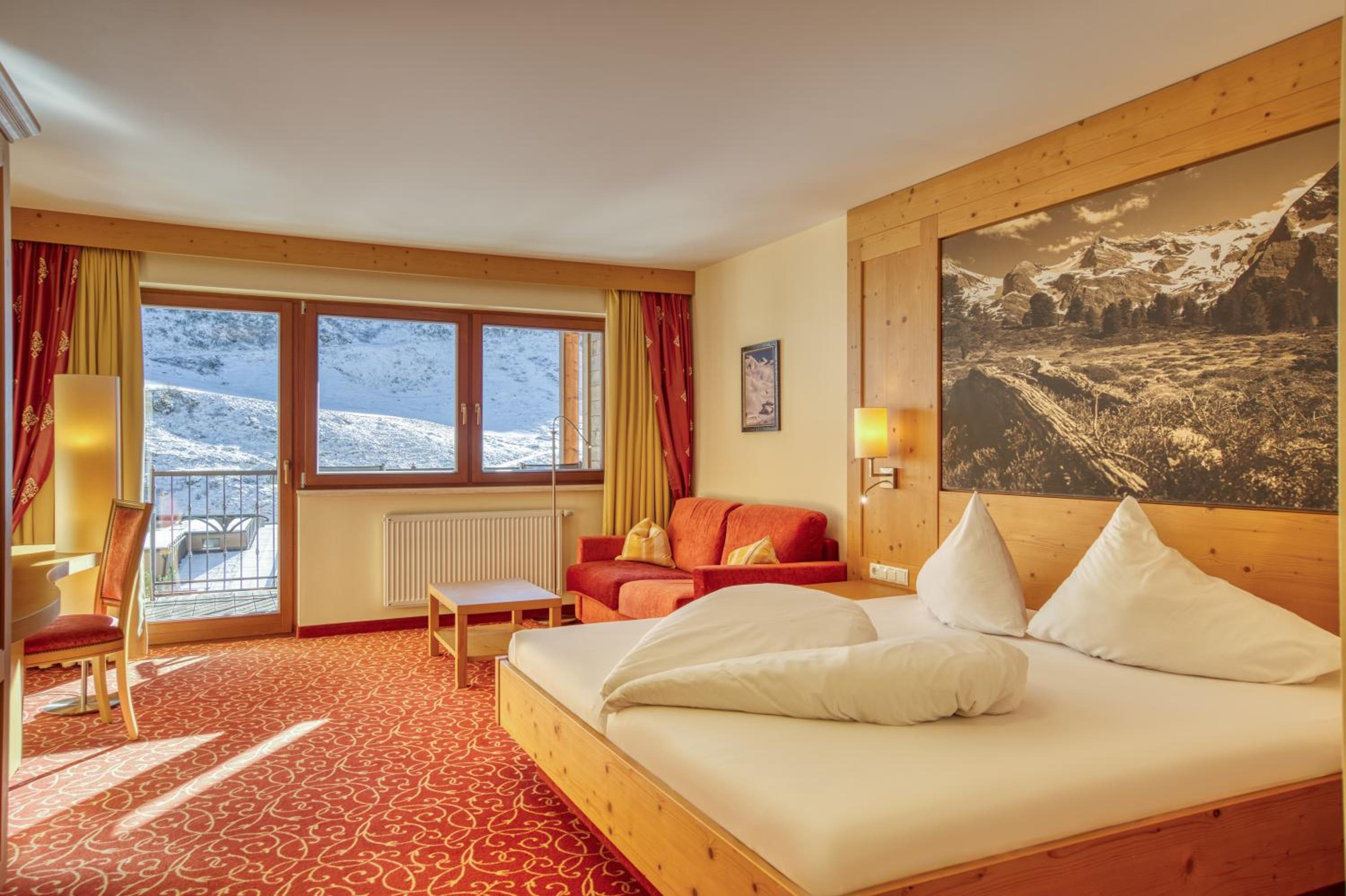 Junior Suite with Mountain View