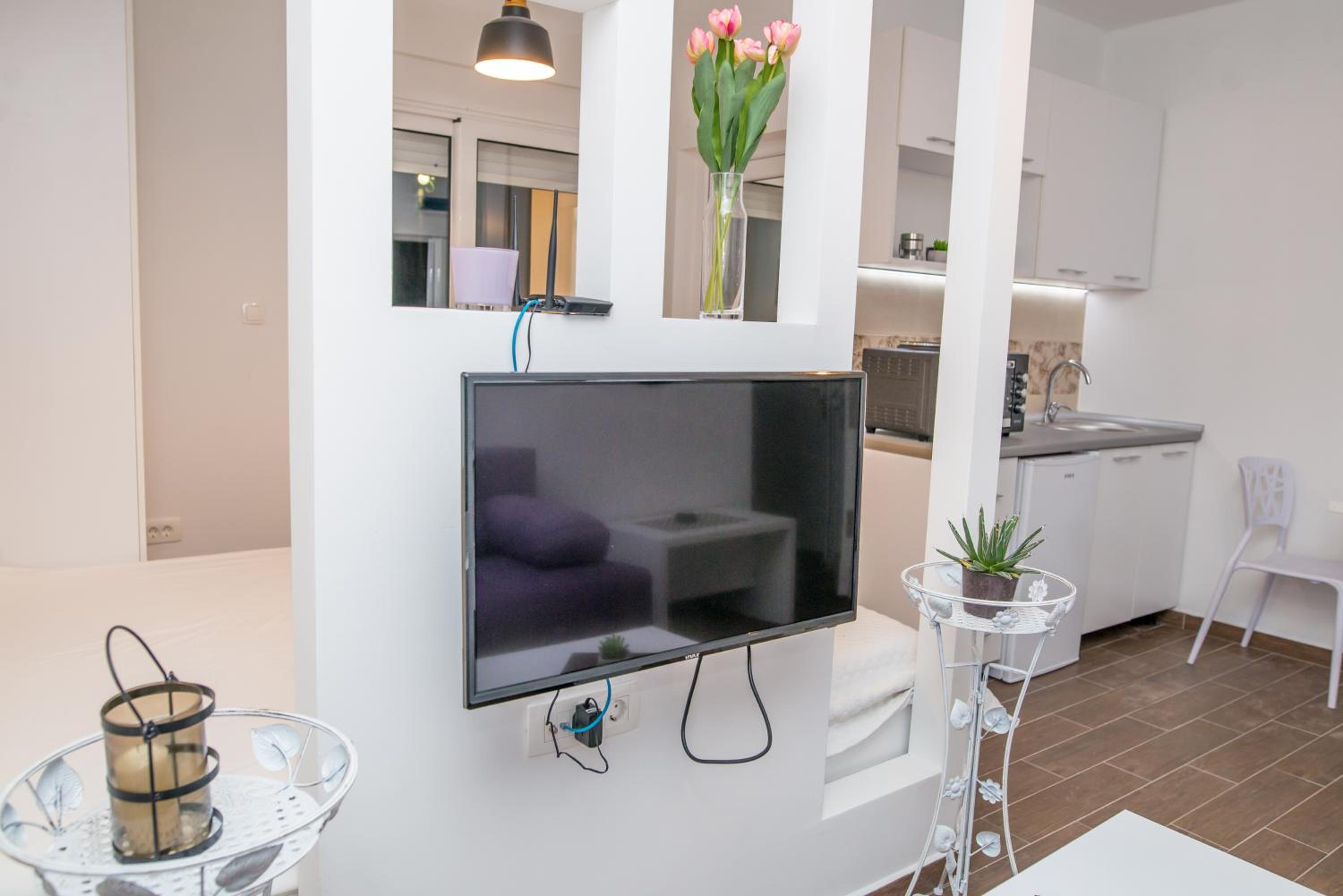 Studio Apartment photo 1
