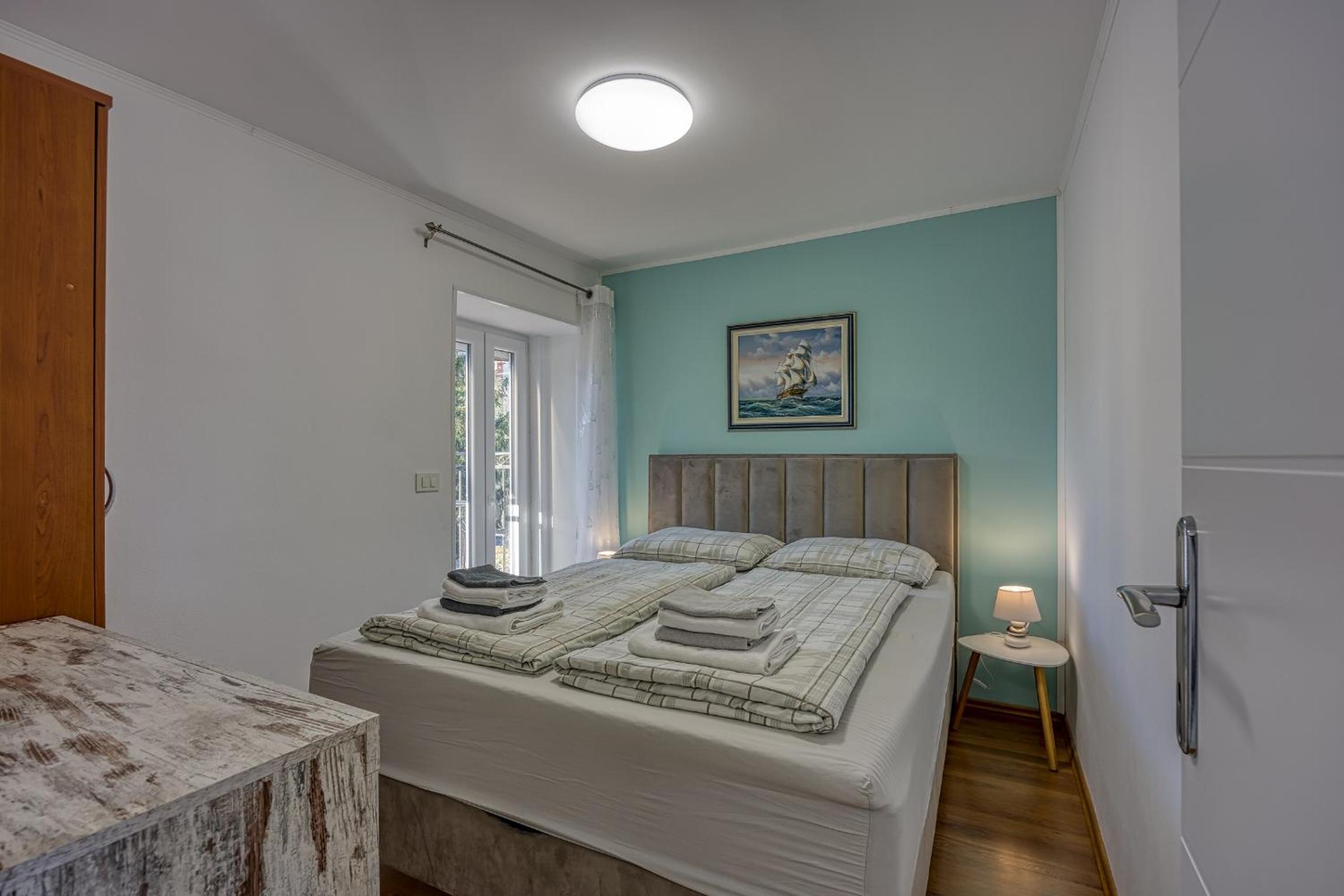 Apartment with Balcony photo 1