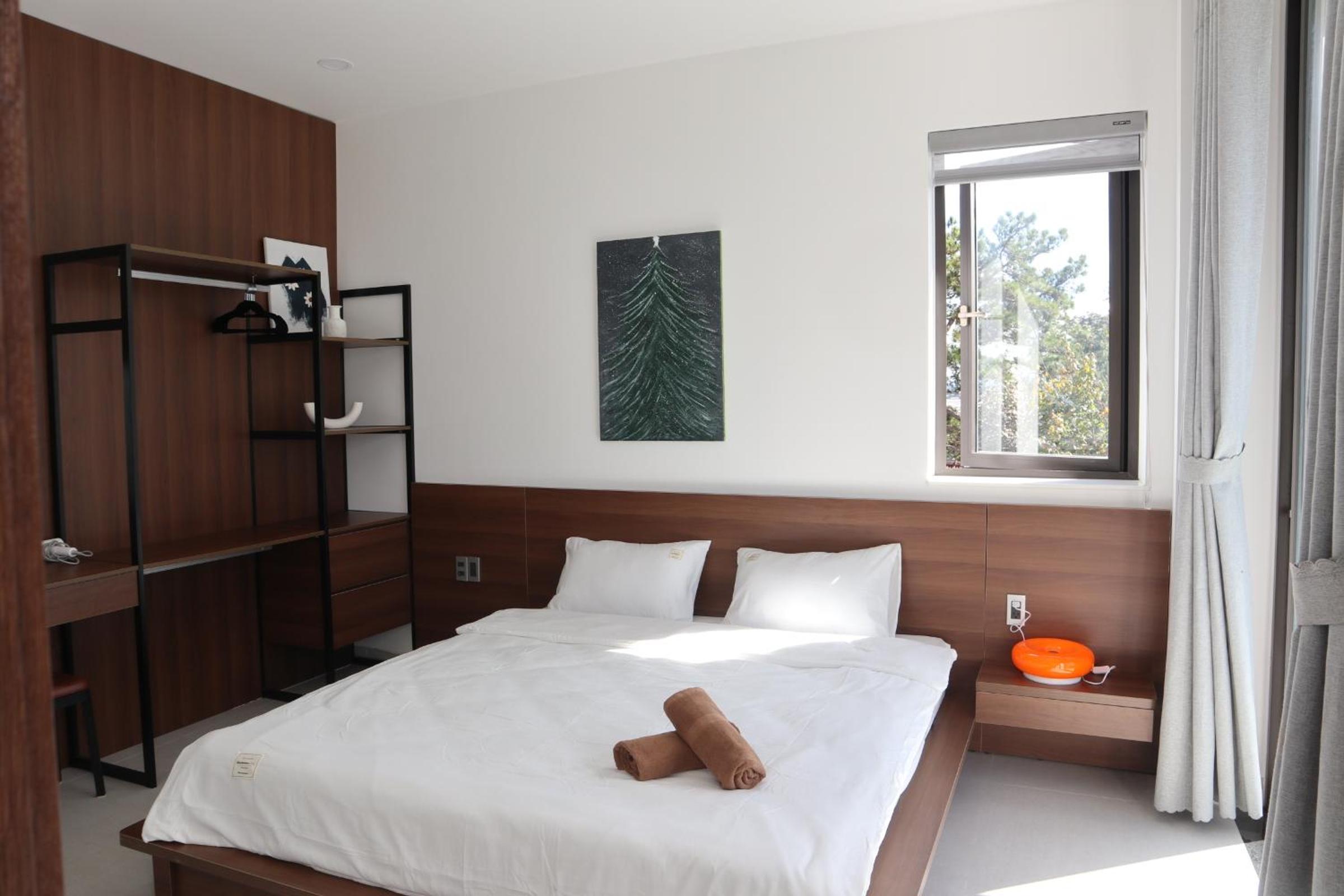 One-Bedroom Apartment photo 2