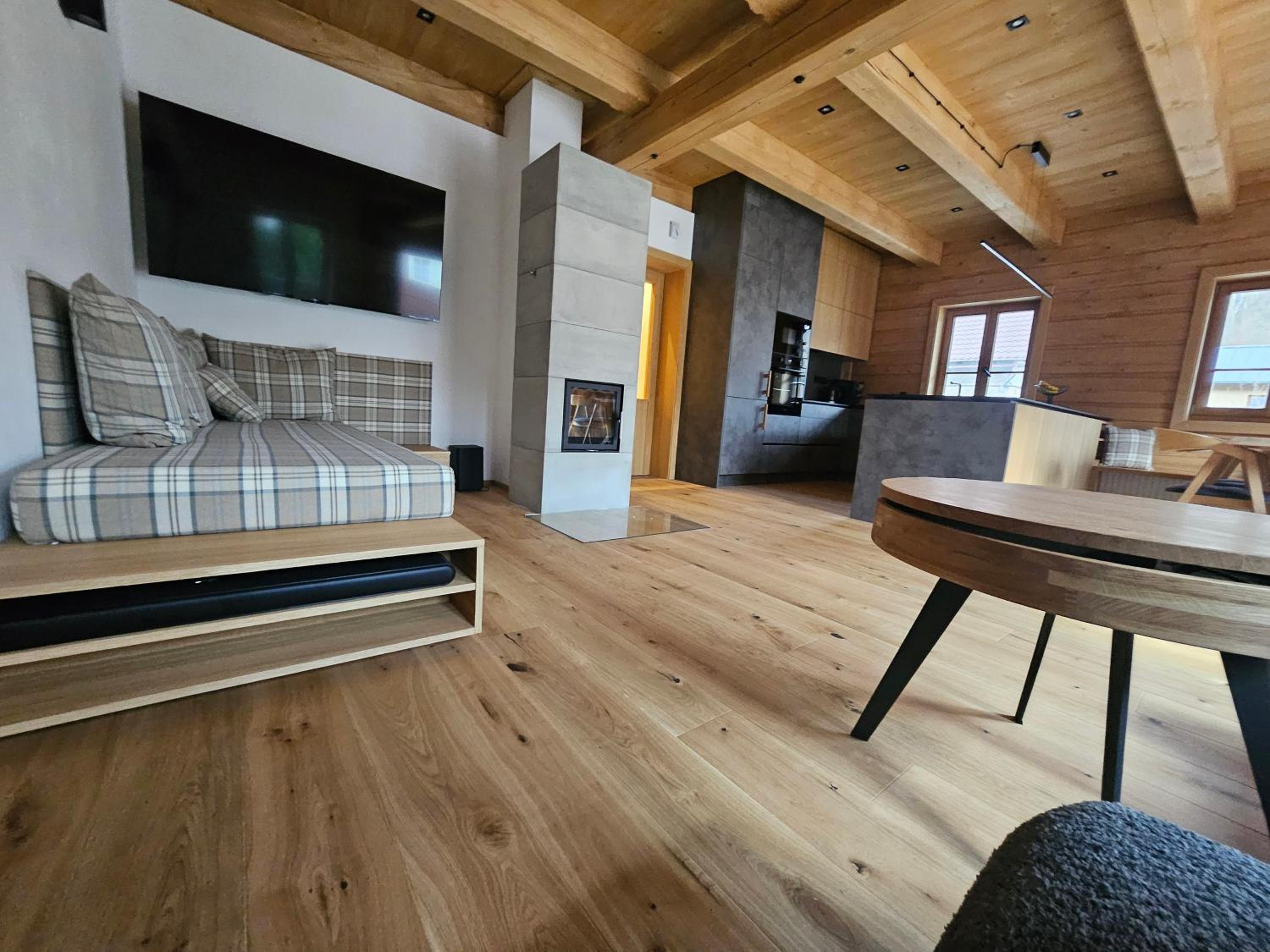 Three-Bedroom Apartment photo 2