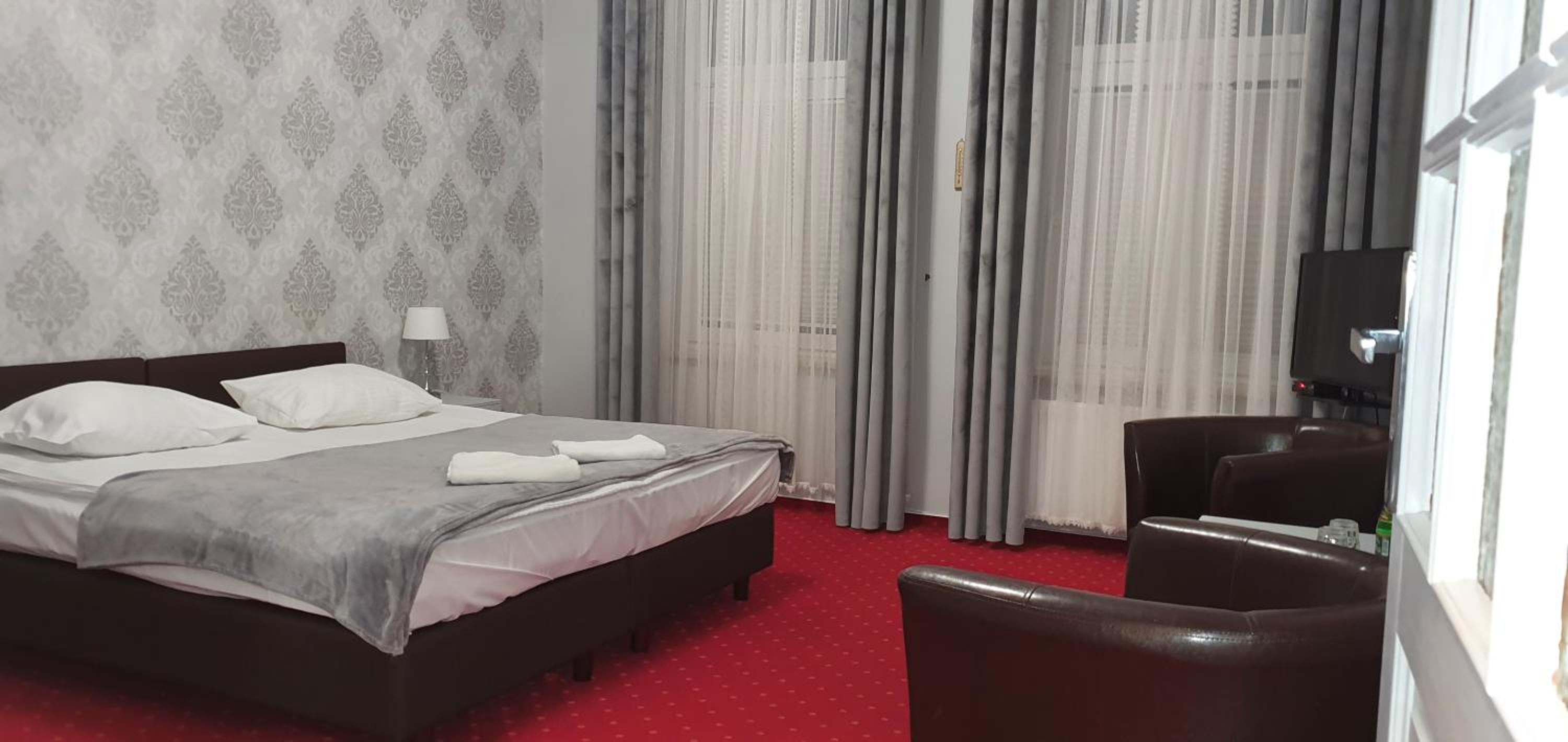 Double Room - Photo 1