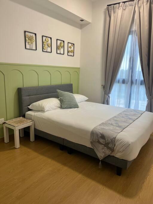 Three-Bedroom Apartment photo 3