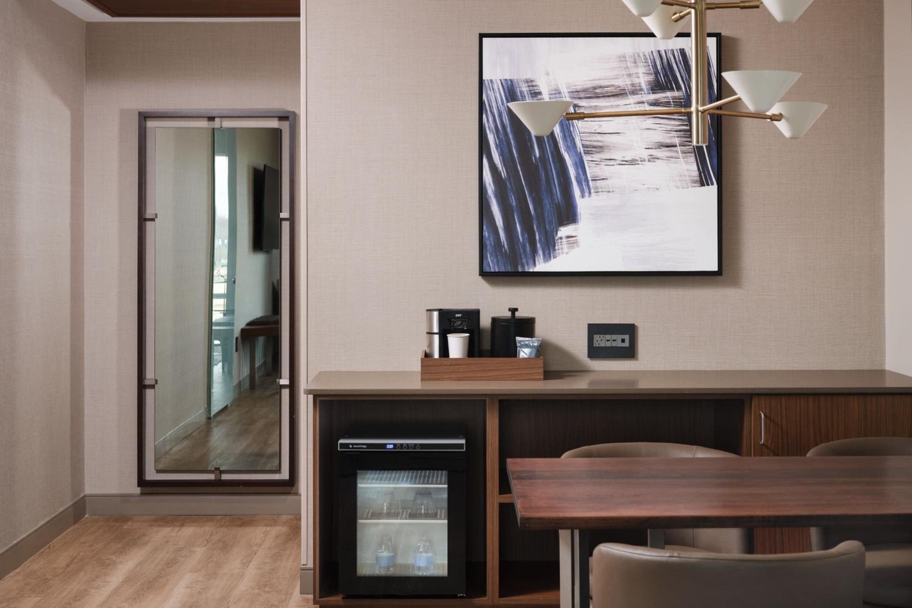King Suite with Sofa Bed - Photo 4