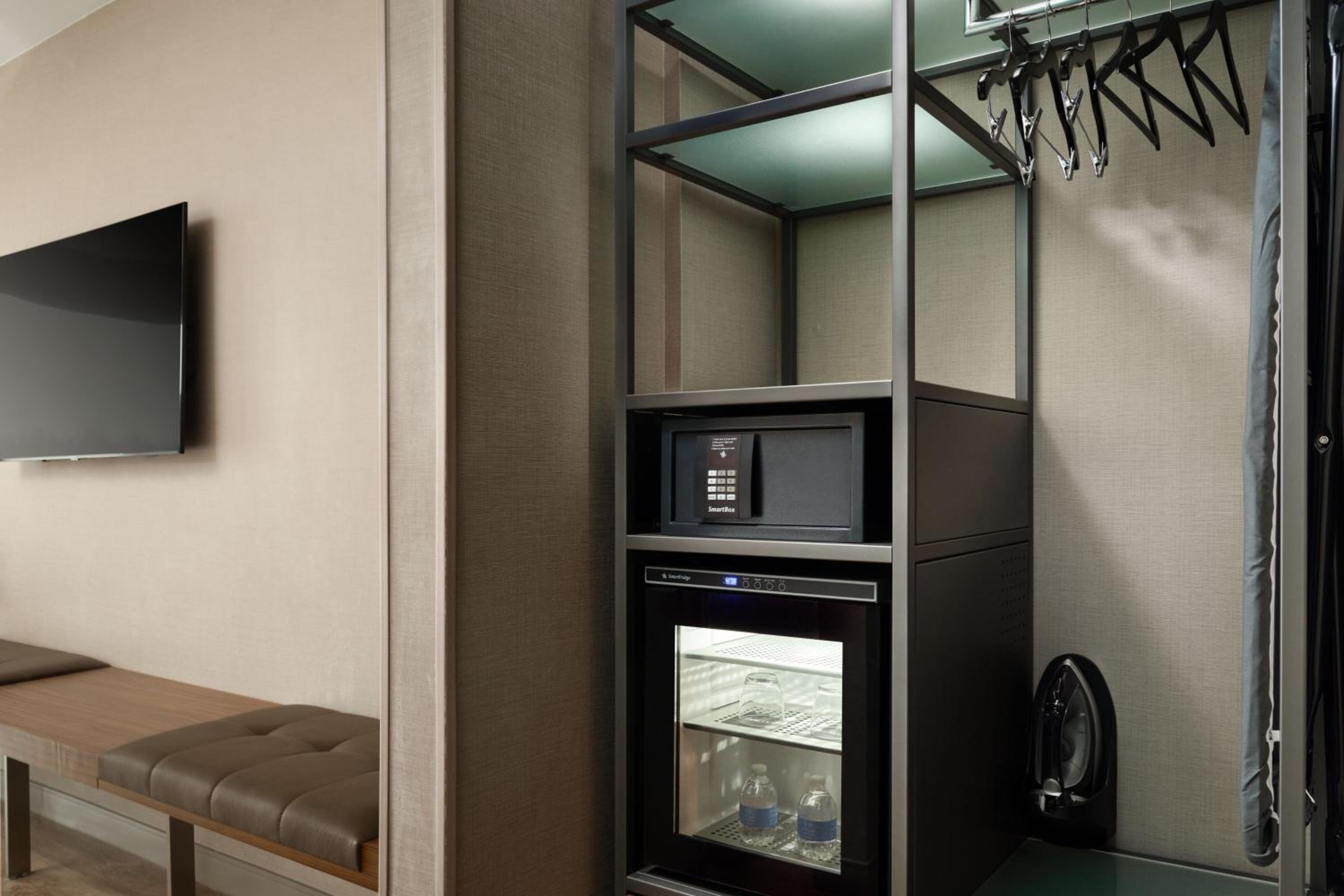 King Suite with Sofa Bed - Photo 5