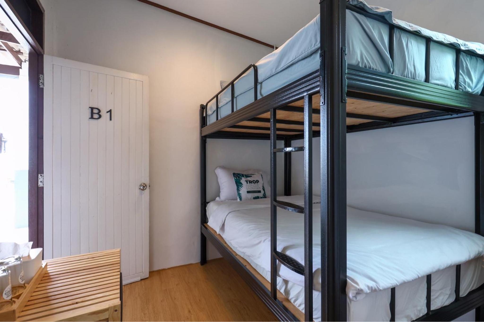Bunk Bed with Private Bathroom photo 2