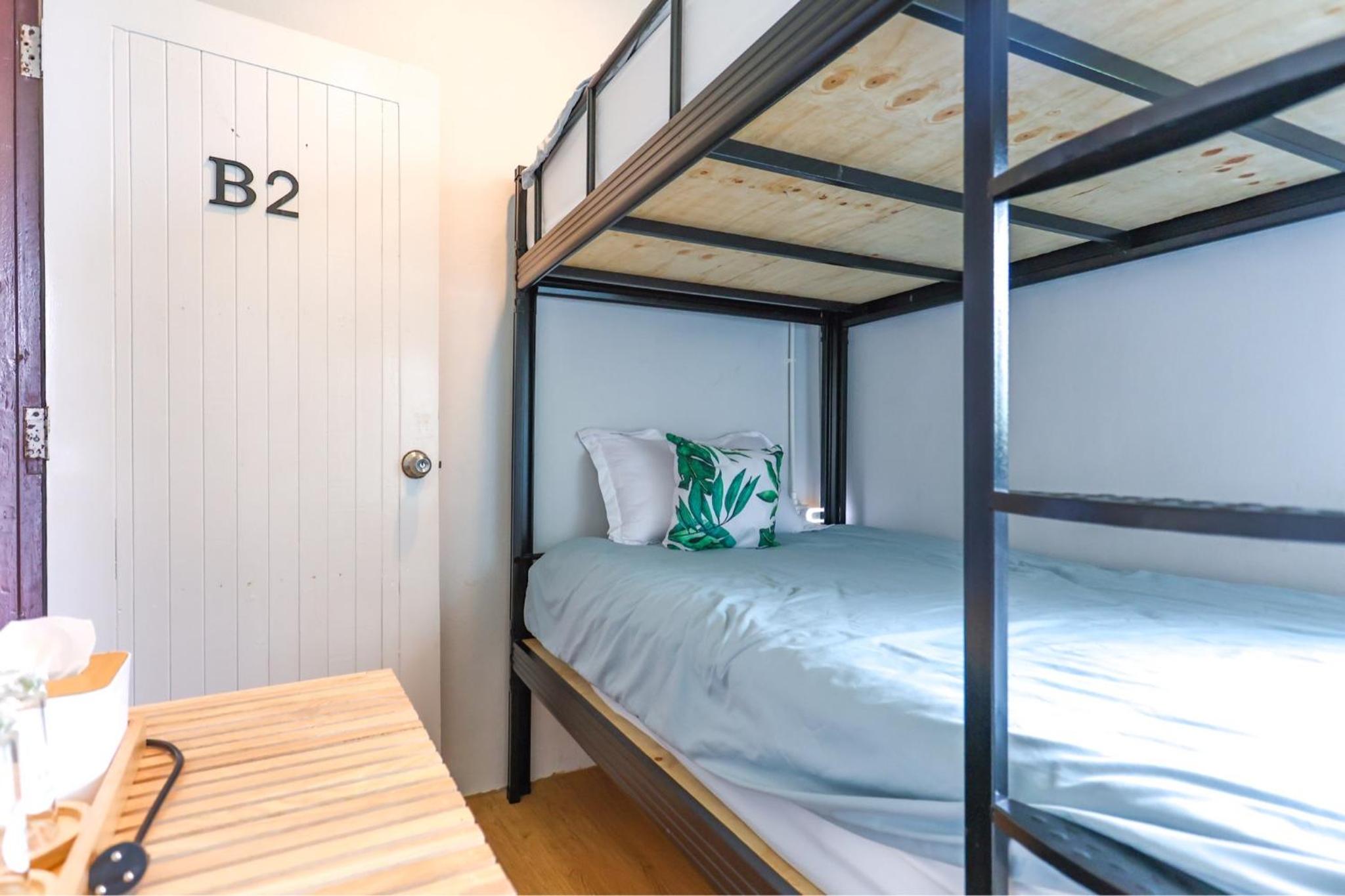 Bunk Bed with Private Bathroom photo 3